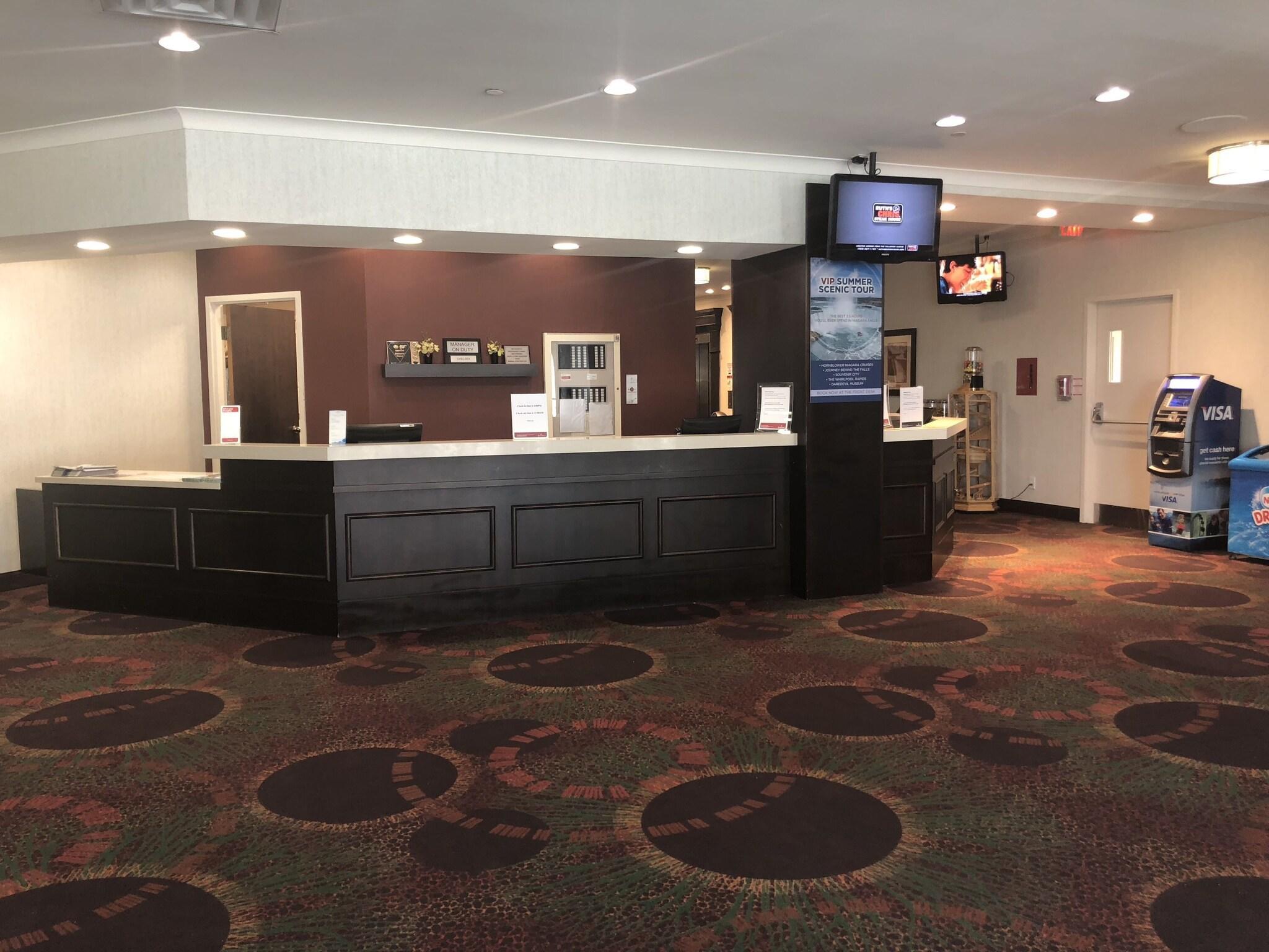 Vista Lobby Ramada by Wyndham Niagara Falls/Fallsview