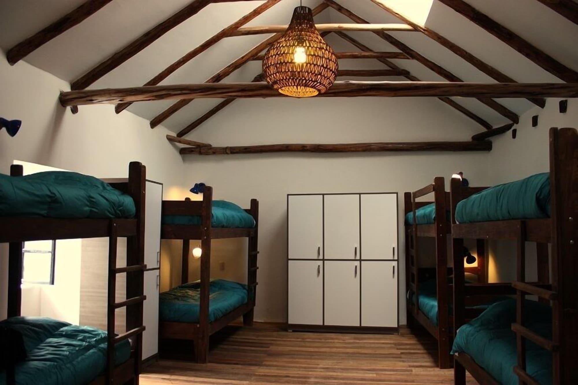 Varios Intro Hostels Cusco