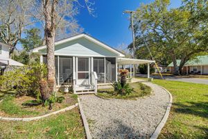 Alquiler Vacacional - Charming Gulf Coast Cottage - 1 Mile to the Coast!