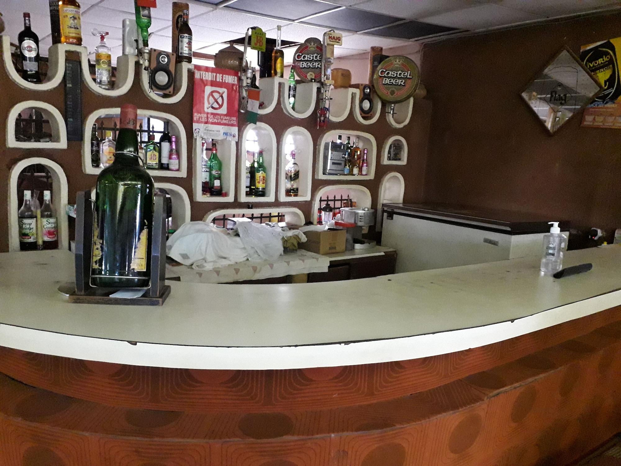 Bar/Salón Hotel Non-Stop