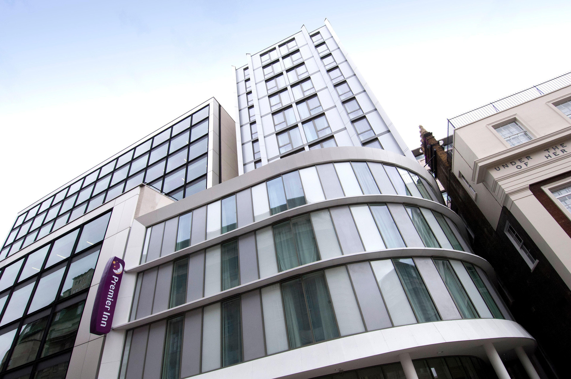 Vista Exterior Premier Inn London Waterloo