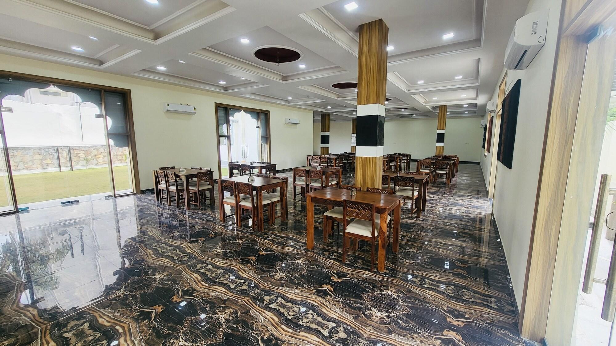 Sala de Reuniones Serenity Hill Resort Near - 2Km Fateh Sagar Lake Udaipur
