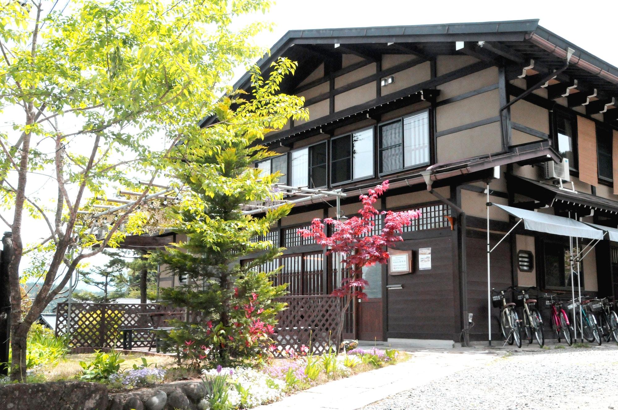 Varios Sakura Guest House - Hostel