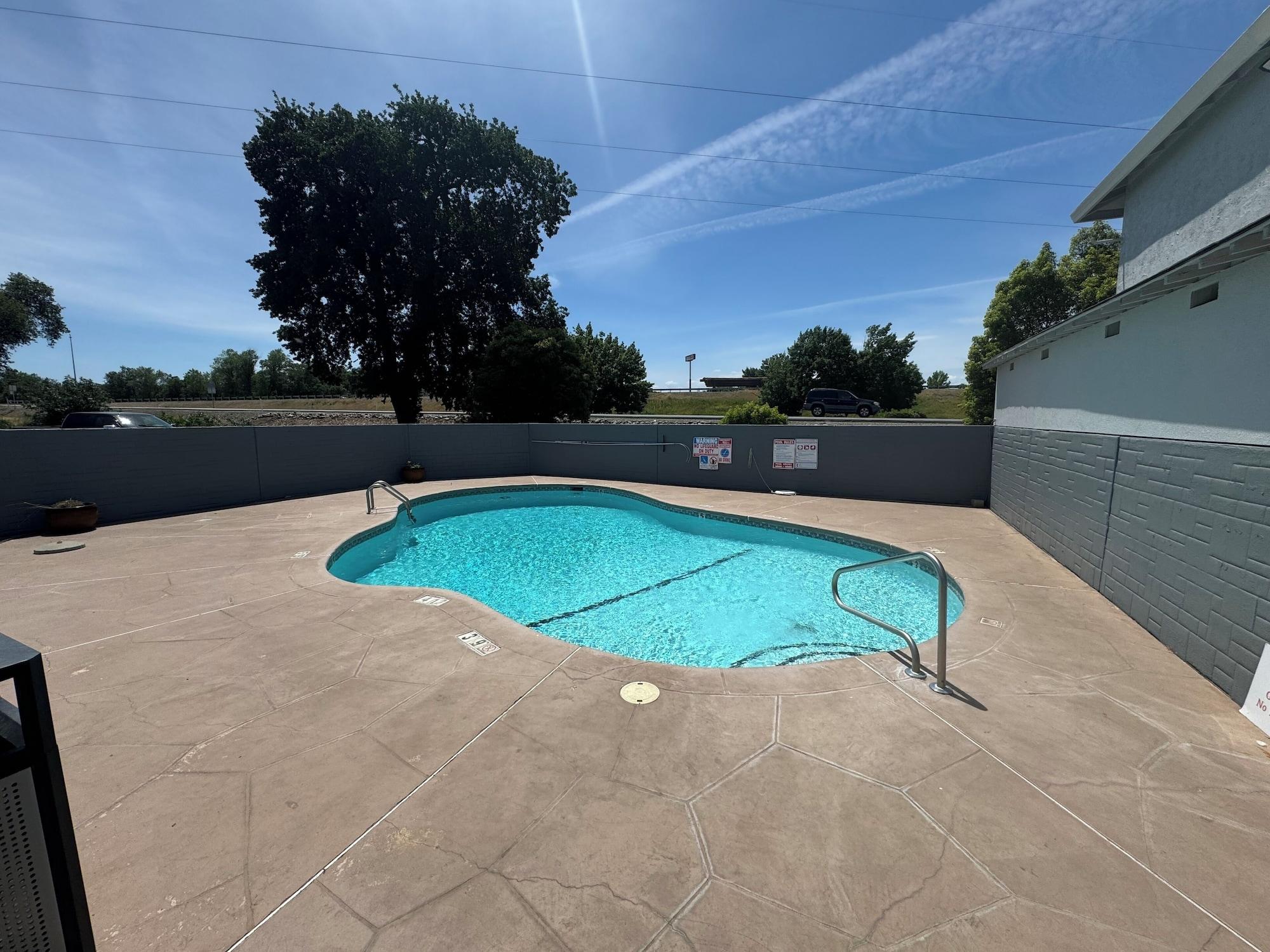 Vista Piscina Anderson Inn