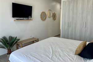 Alquiler Vacacional - Luxury~4BR/BA~Private Pool~Ocean View~Just Steps to the Beach!