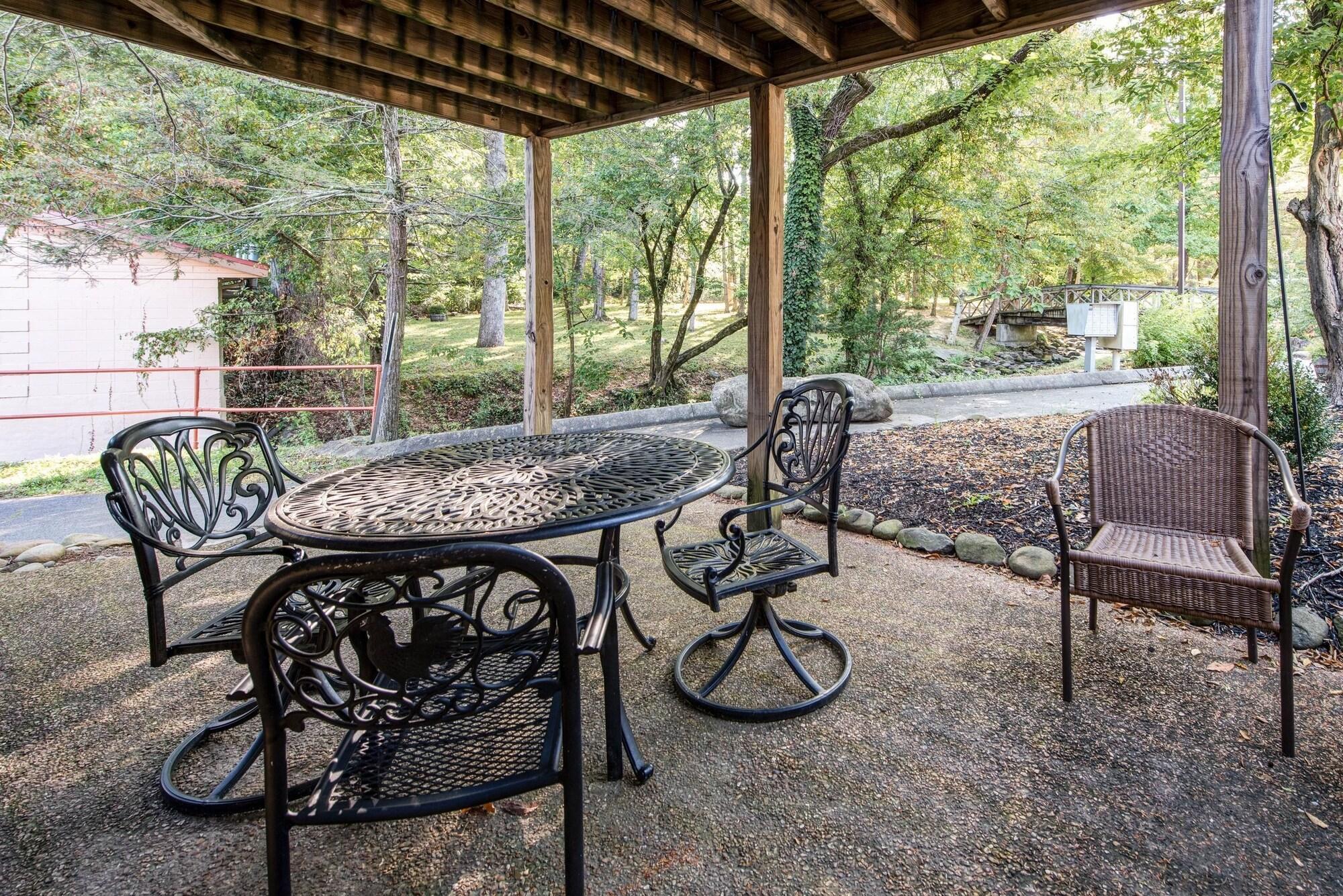 Restaurant Quality Inn Creekside - Downtown Gatlinburg