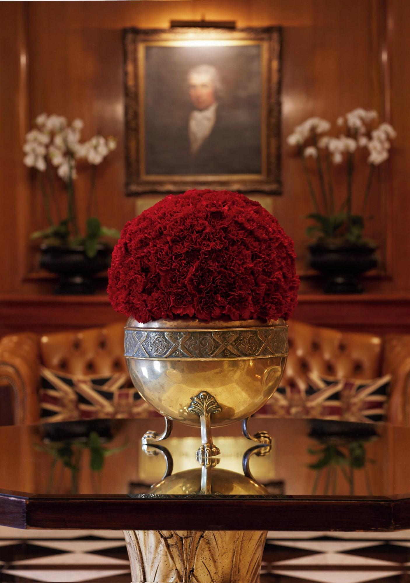 Vista Lobby The Chesterfield Mayfair
