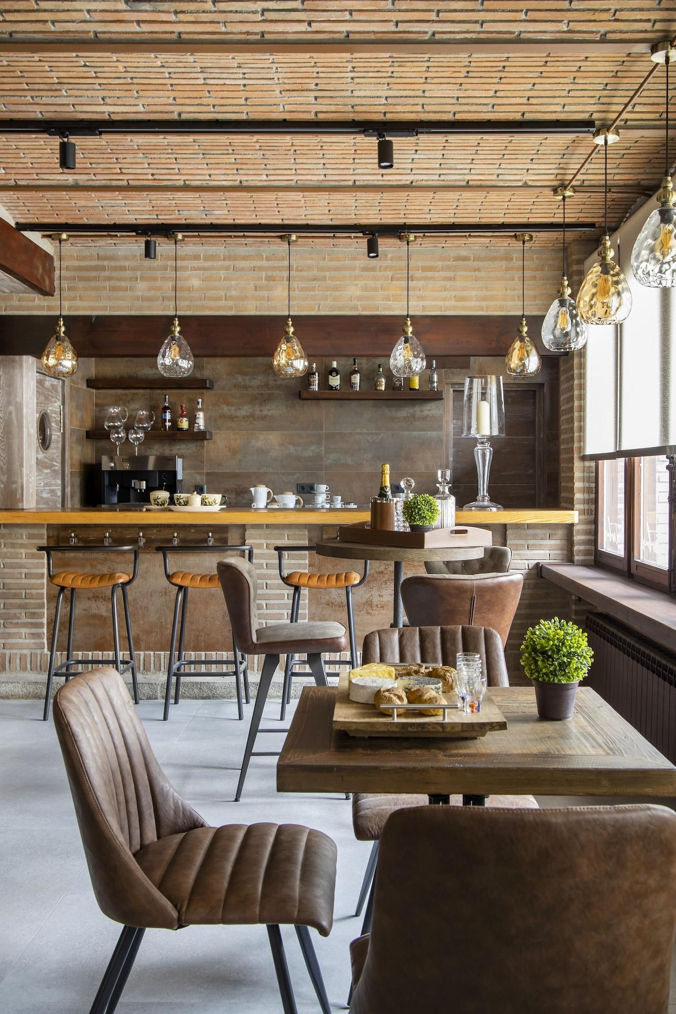 Bar/Salón Hotel Gastronómico Los Rosales