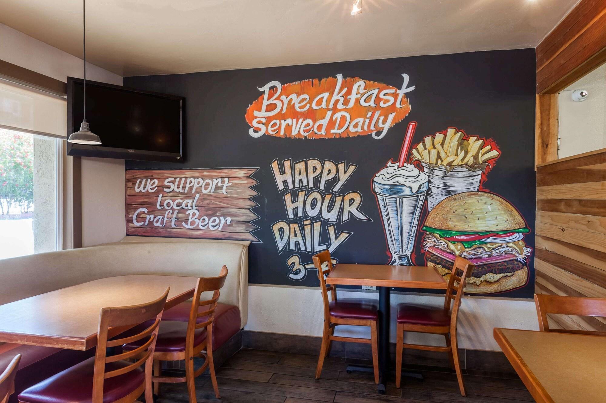 Restaurant Days Inn by Wyndham San Diego Hotel Circle