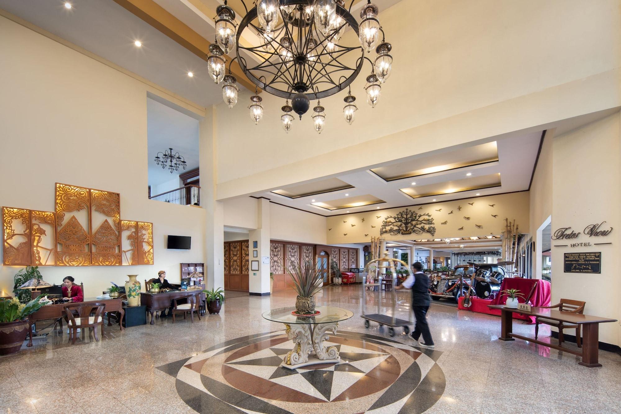 Vista Lobby Royal Hotel and Convention Tretes