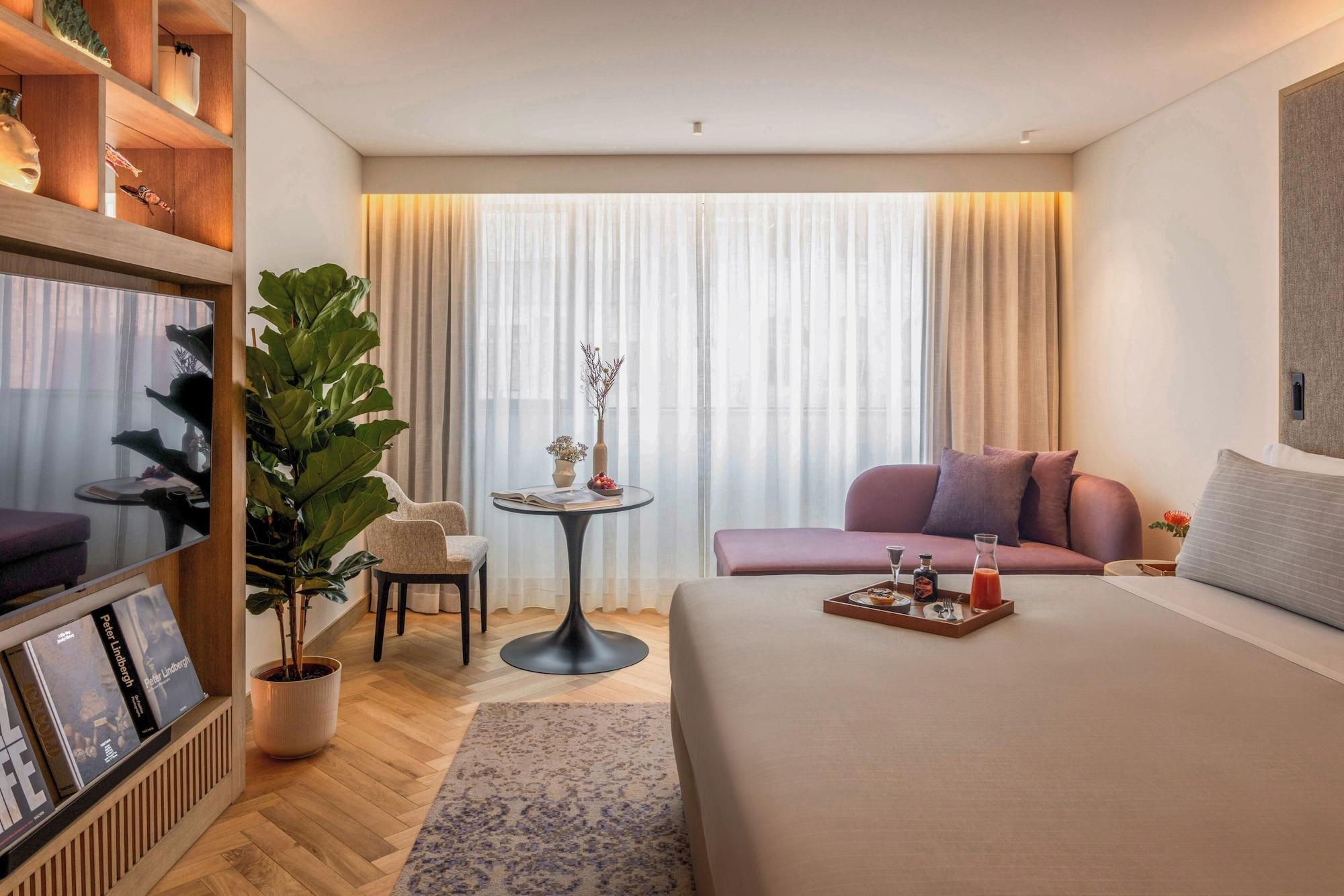 Habitación ME Lisbon by Meliá