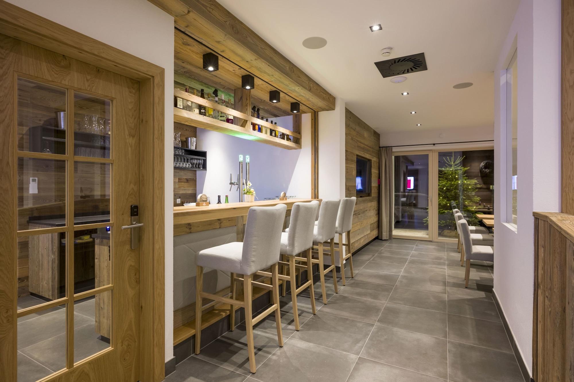 Bar/Salón Alpenhof Hotel Garni Suprême
