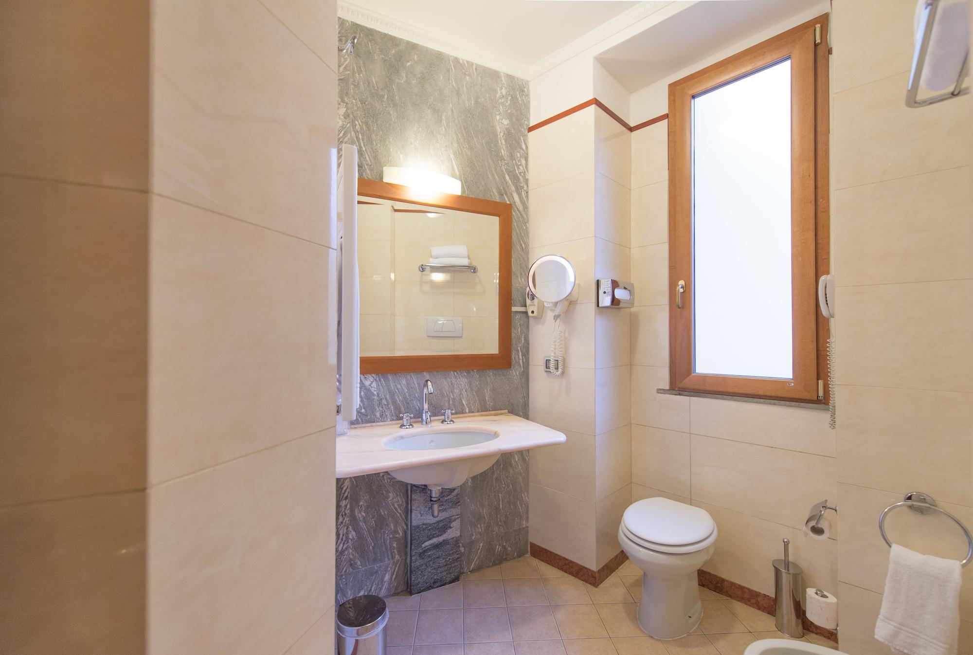 Set de Habitación Diana Park Hotel