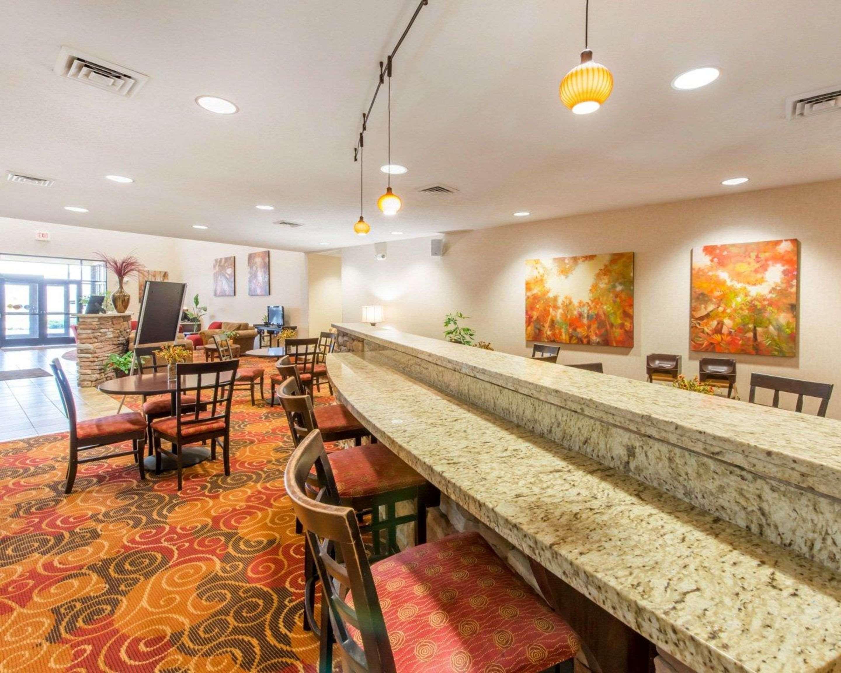 Restaurant Comfort Suites Altoona Area