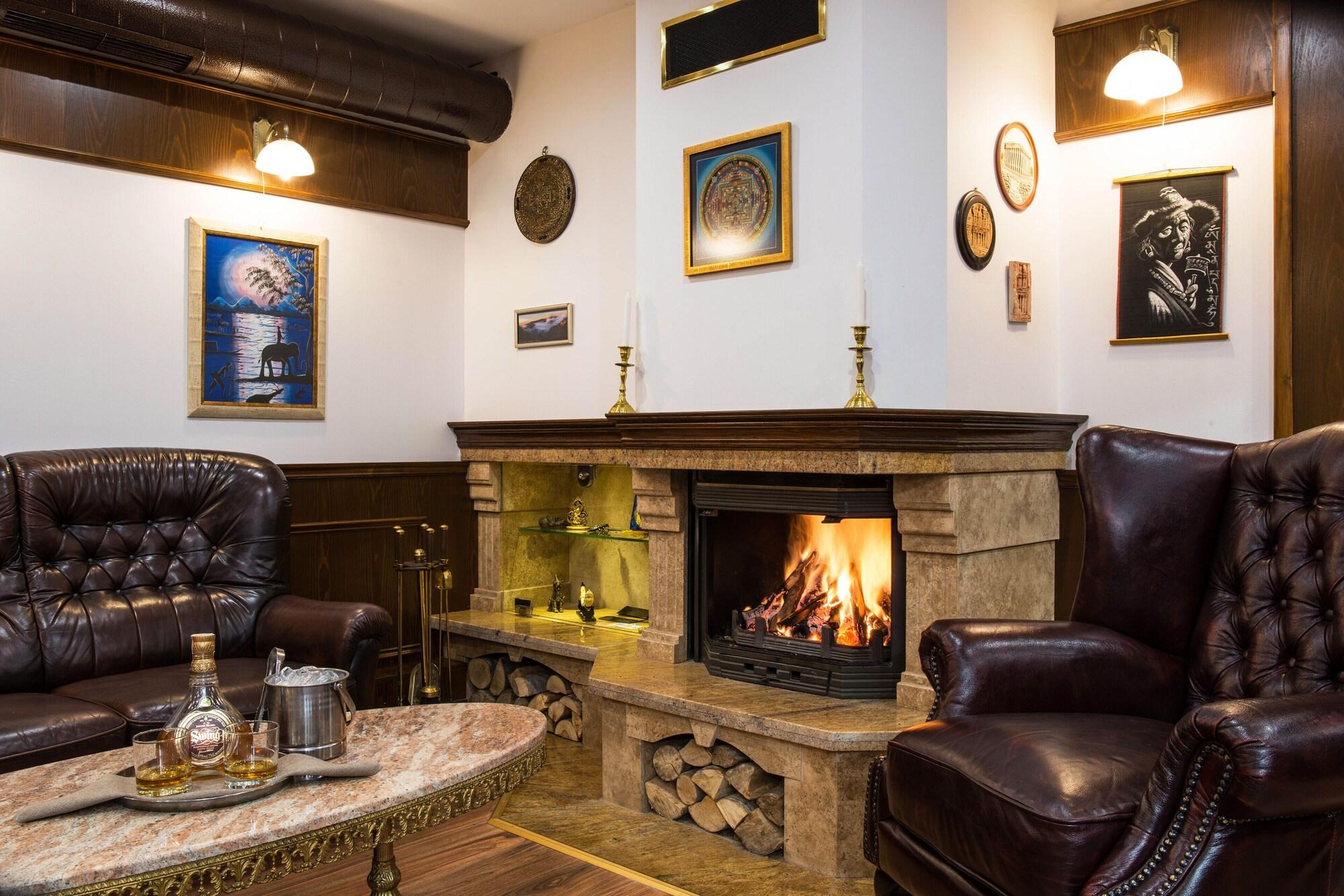 Bar/Salón Mountain Lake Hotel