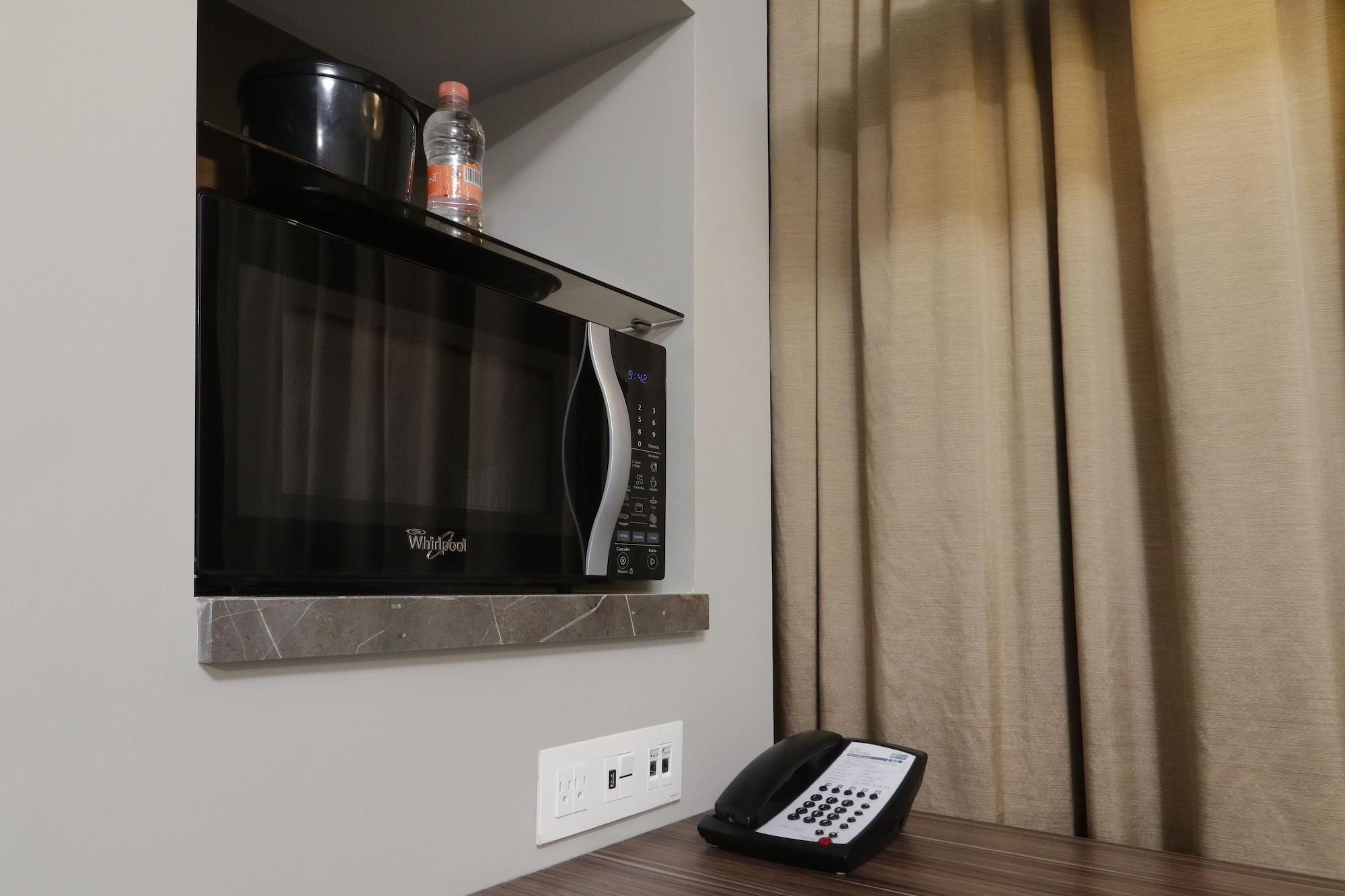 Set de Habitación Holiday Inn Express & Suites Monterrey Valle by IHG