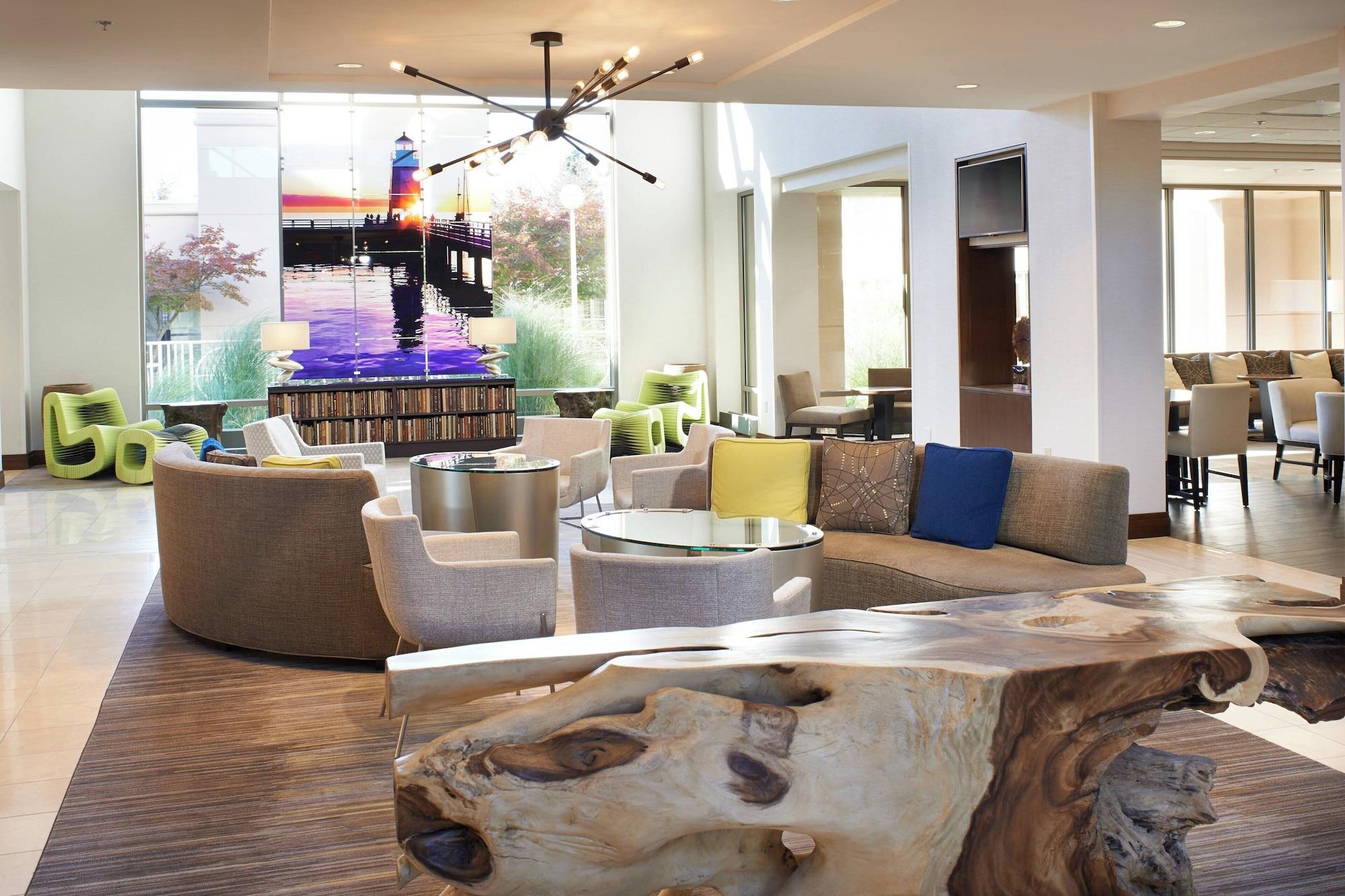 Vista Lobby Detroit Metro Airport Marriott