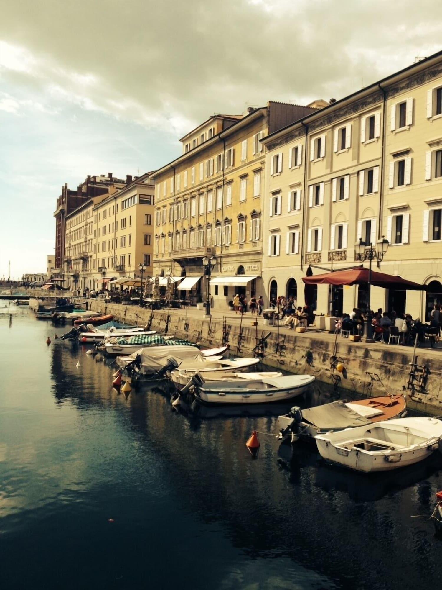 Vista Exterior Hotel Centrale Trieste