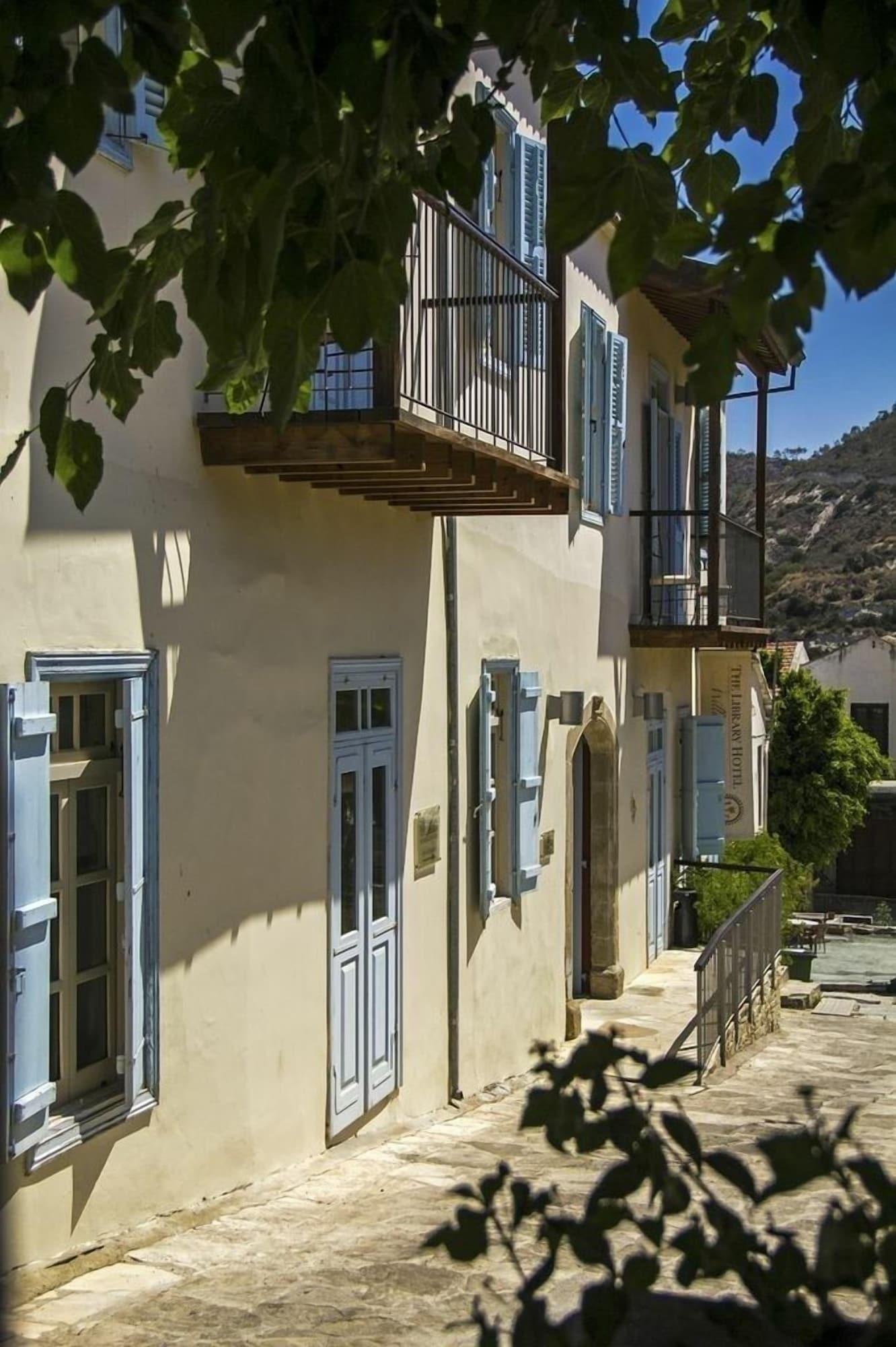 Vista Exterior The Library Hotel Wellness Retreat