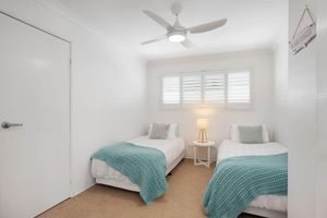 Alquiler Vacacional - The White House -  Spectacular Ocean Views, Central Coolum & WiFi