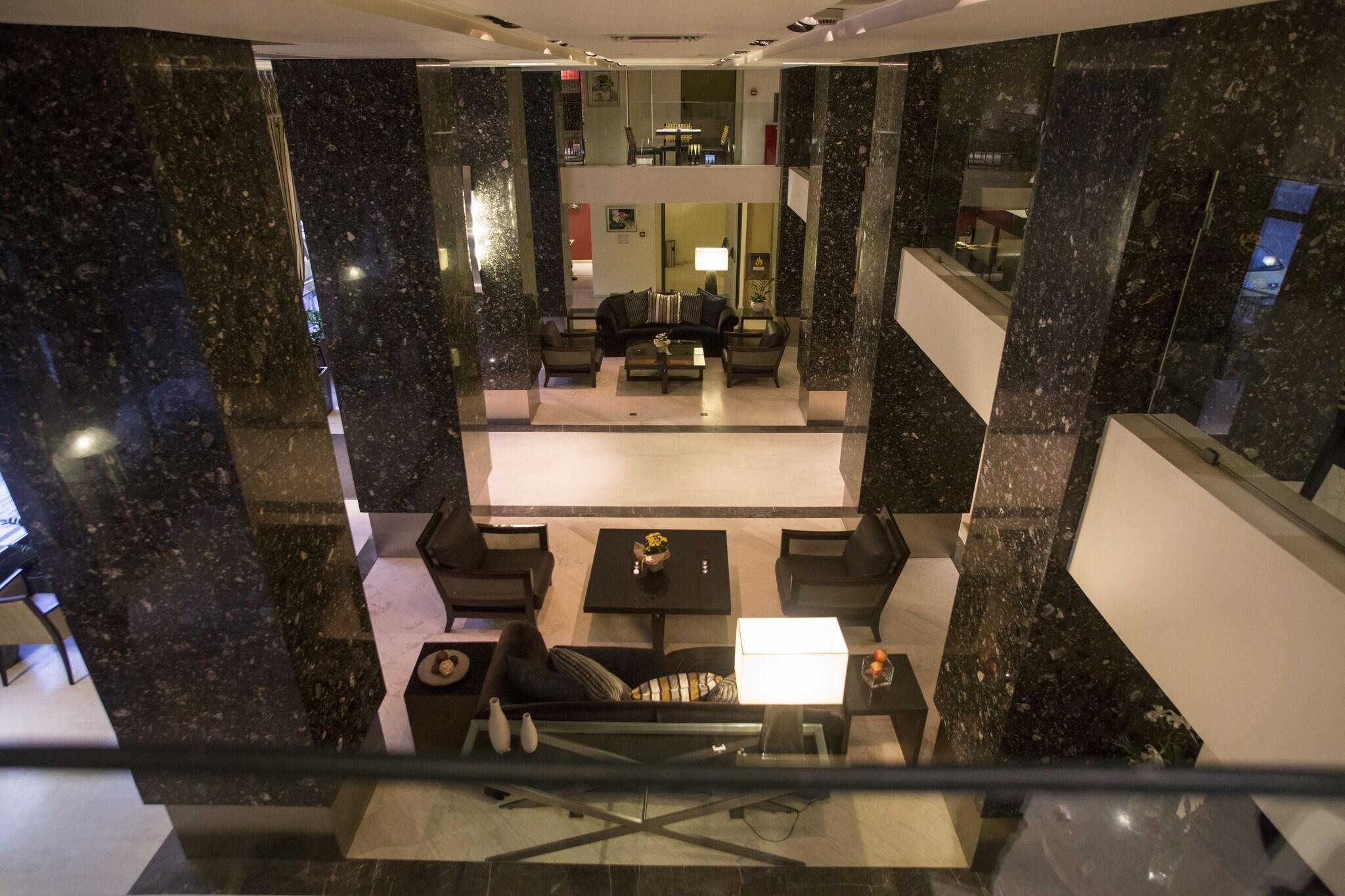 Vista Lobby Davitel Tobacco Hotel