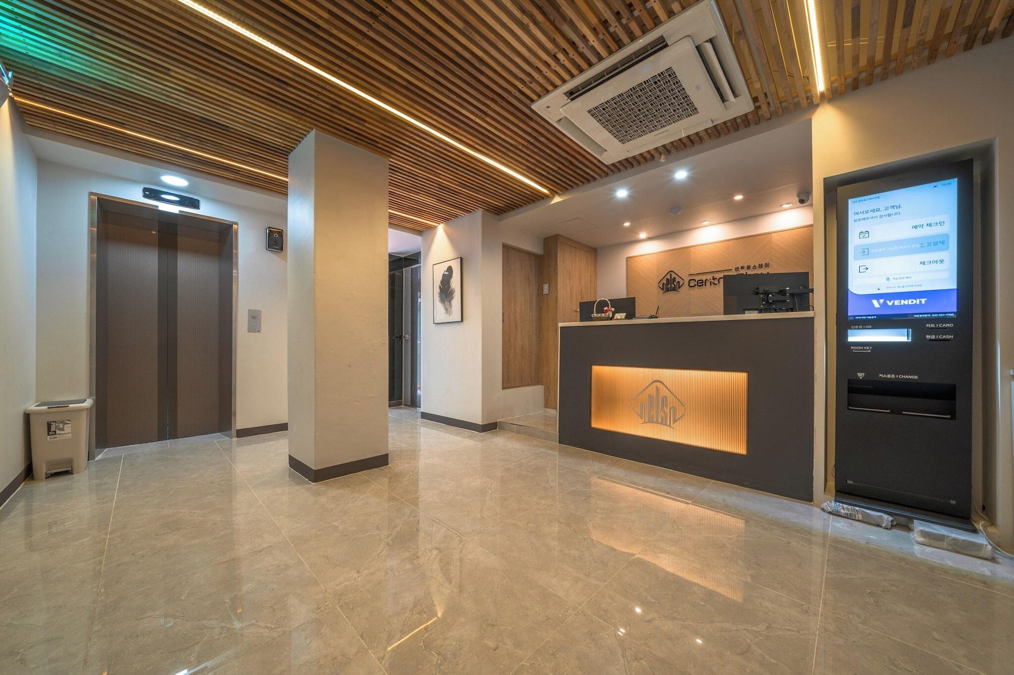 Vista Lobby CentroStay