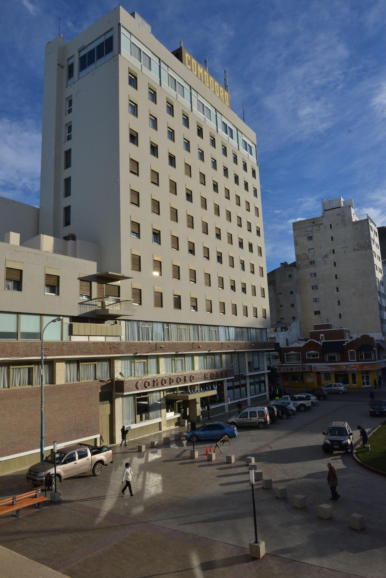 Varios Comodoro Hotel