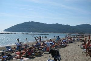 Alquiler Vacacional - Luxury apartment with patio & seaview at few minutes driving from the beach