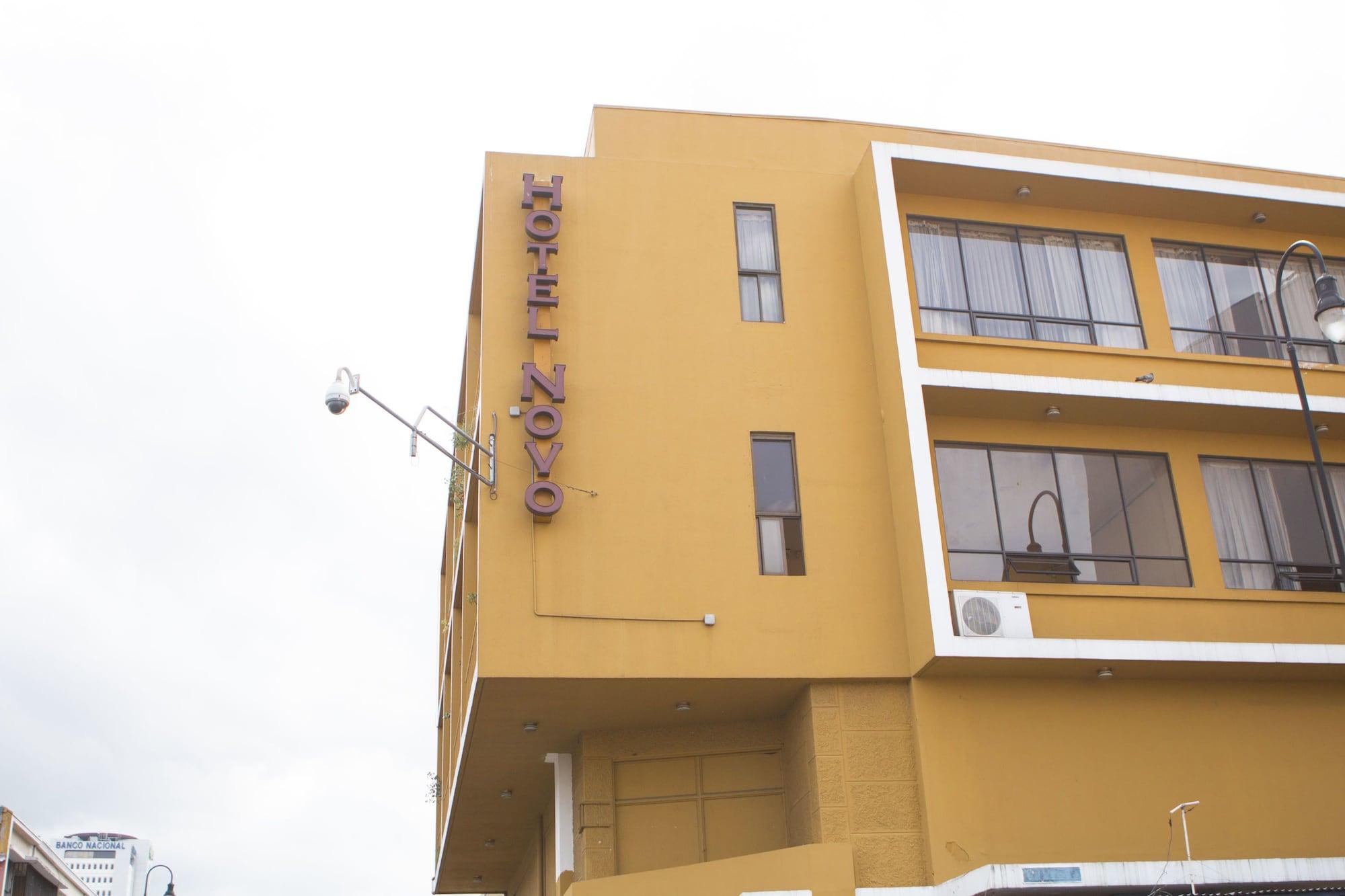 Vista Exterior Hotel Novo