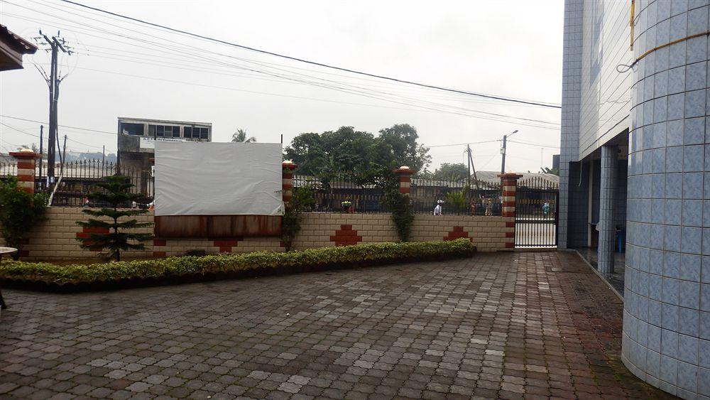 Vista Exterior Afrique Hotel Douala Airport