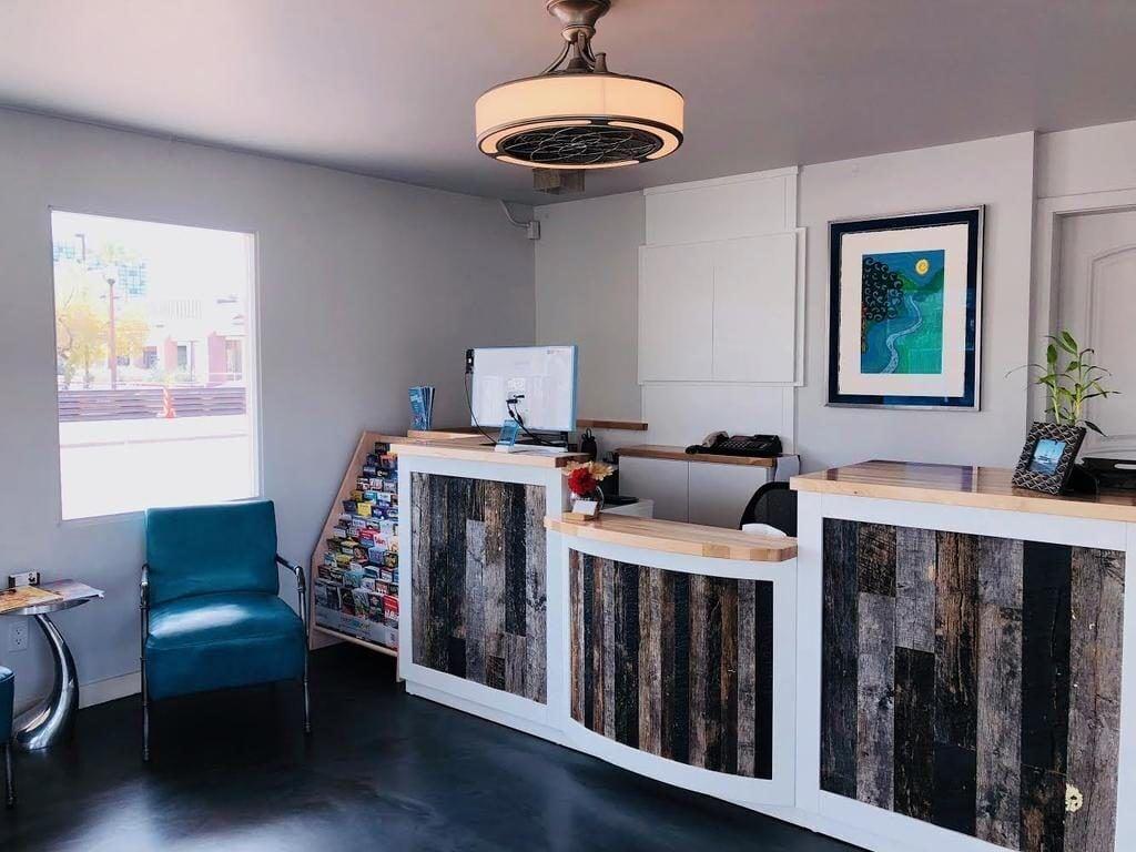 Vista Lobby University Inn Tempe