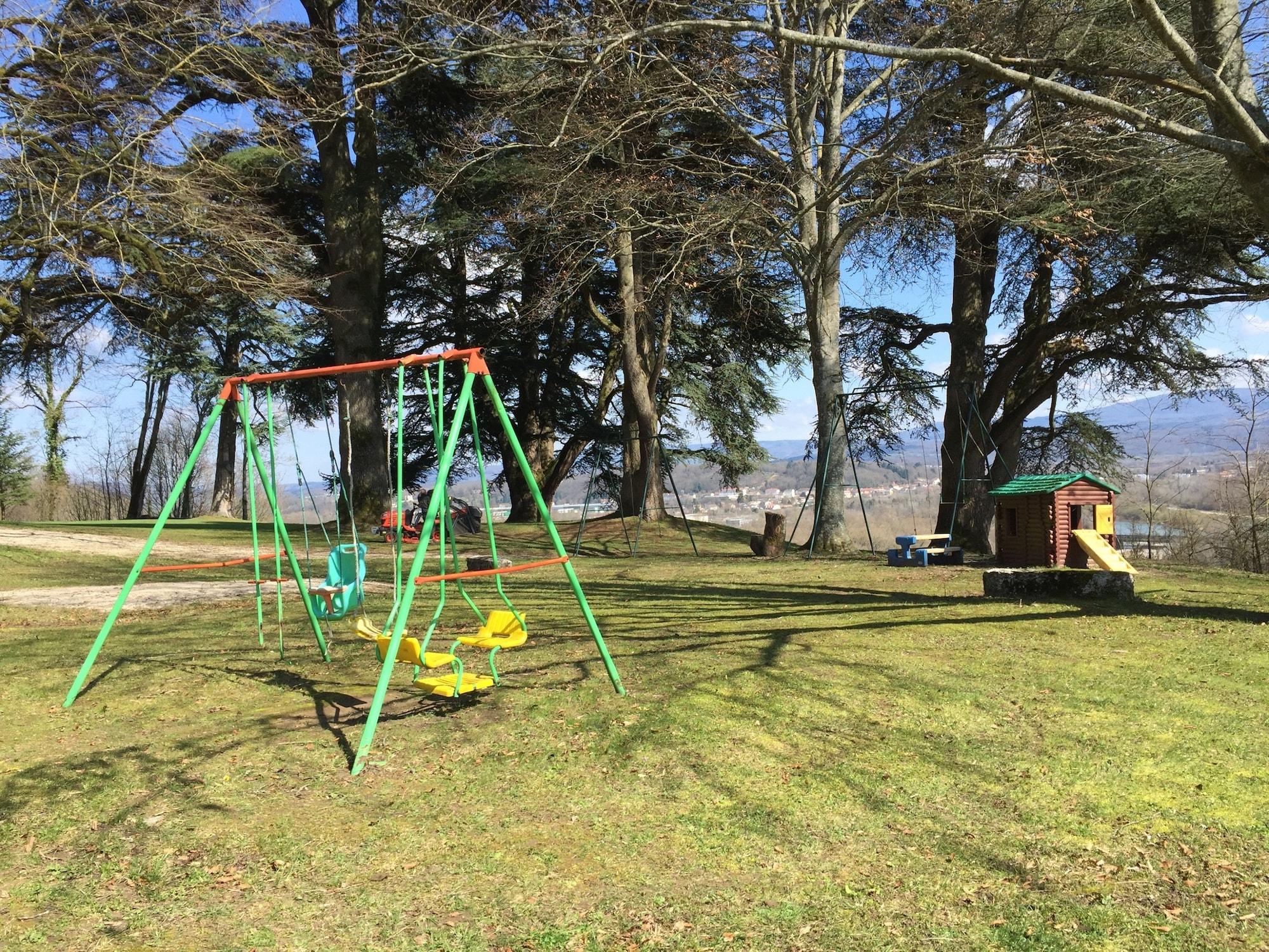 Instalaciones Recreativas Château de Varambon