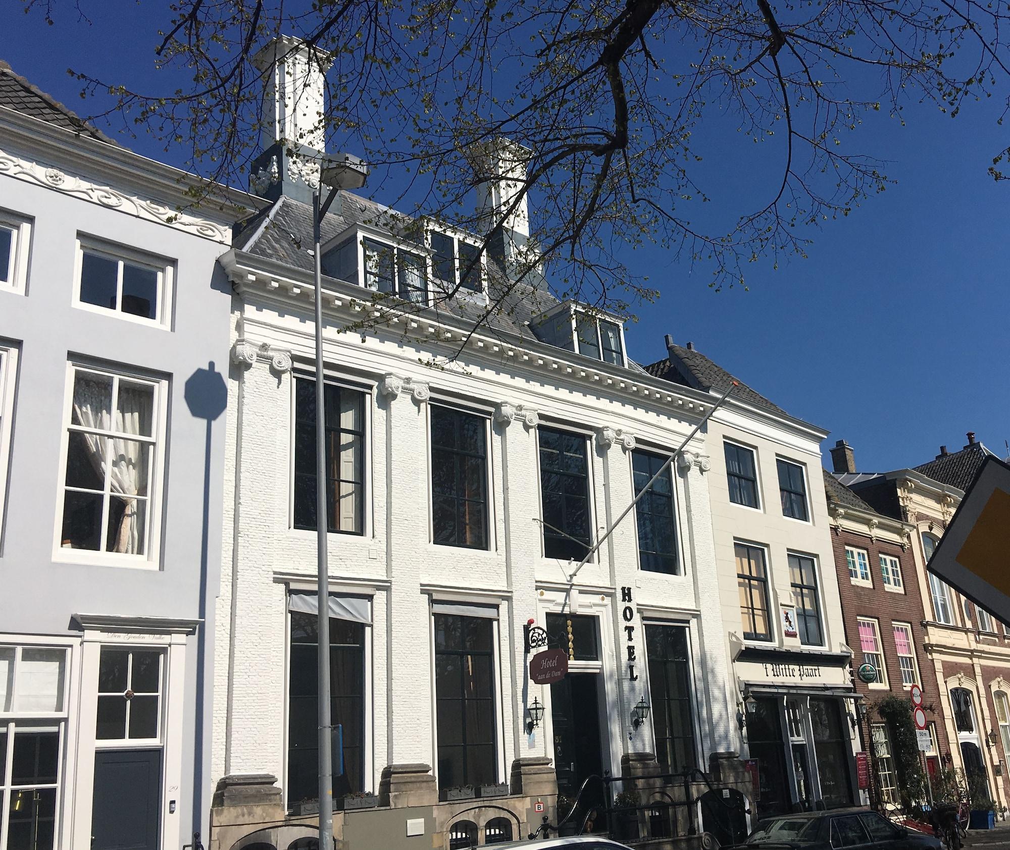 Varios Hotel aan de Dam