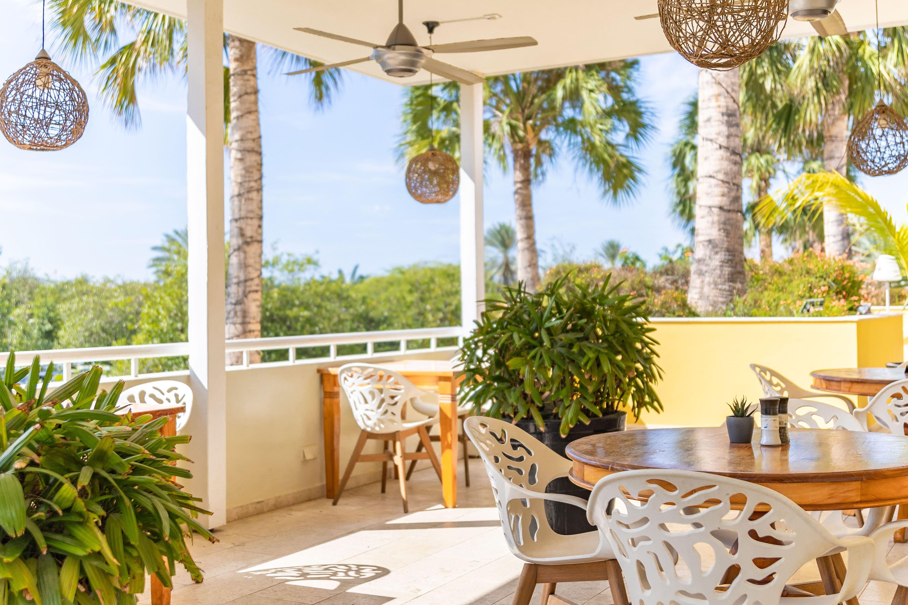Restaurant Bayside Boutique Hotel - Blue Bay Golf & Beach Resort