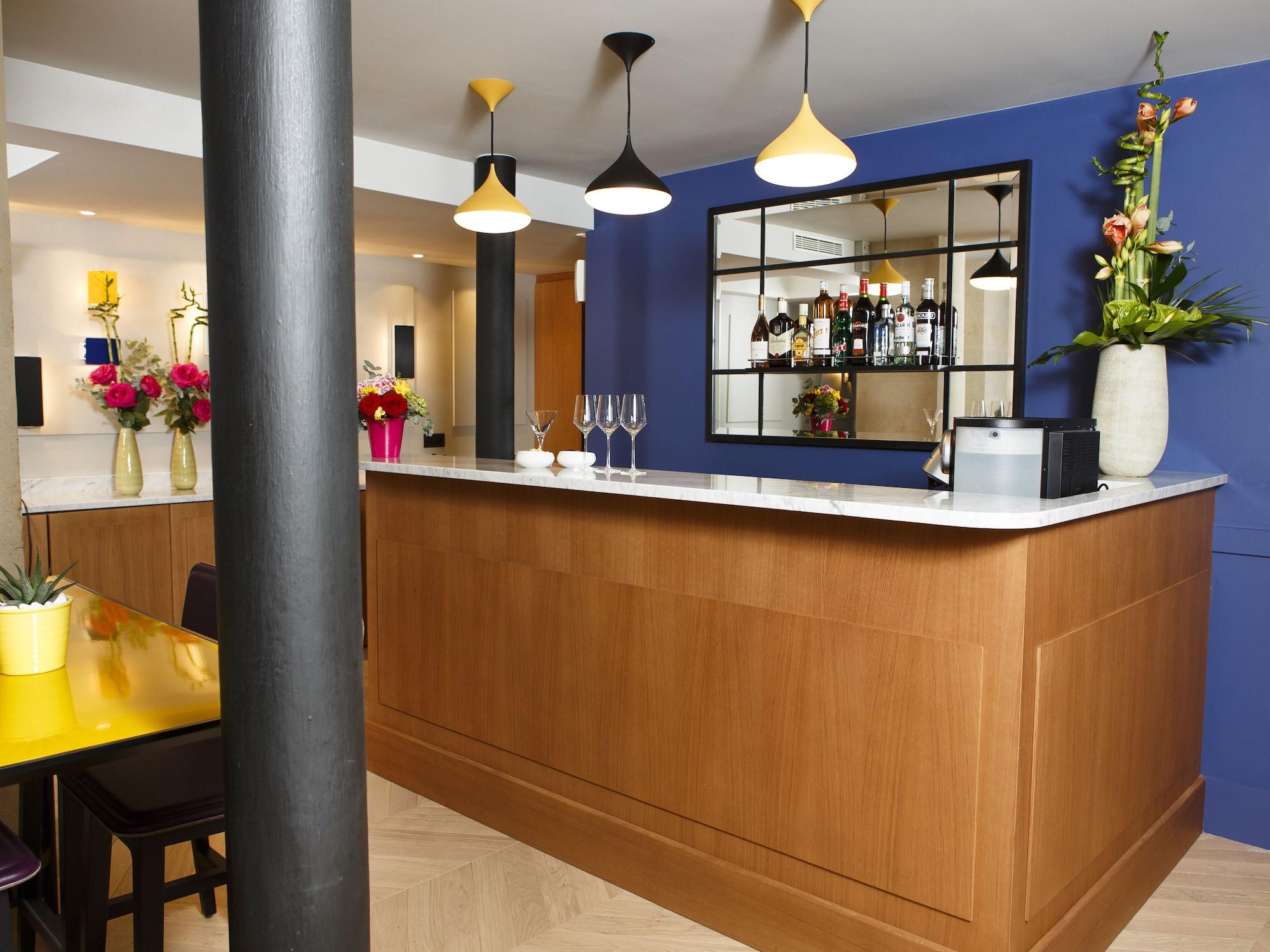 Bar/Salón Hôtel Les Matins de Paris & Spa