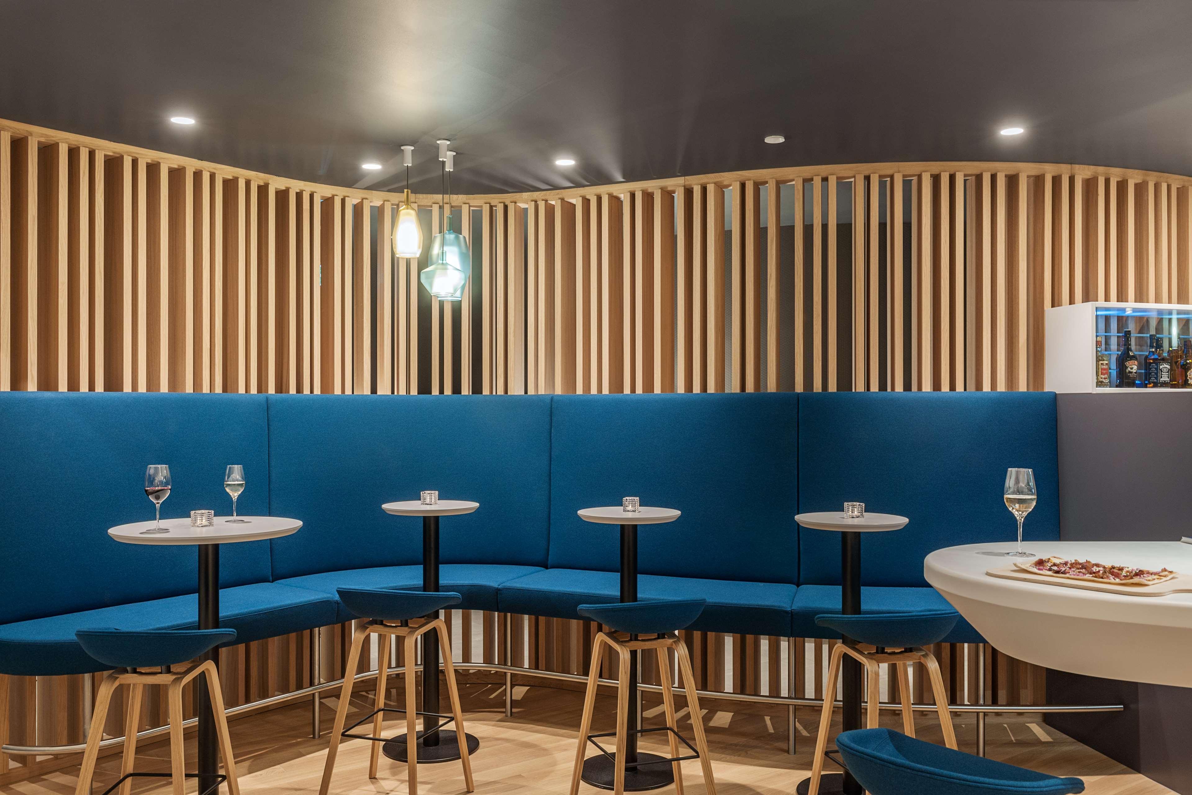 Bar/Salón NH Graz City