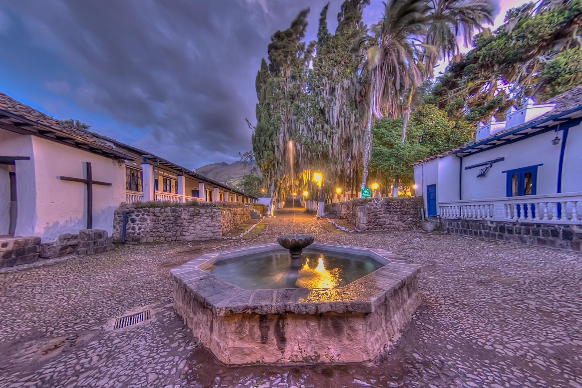 Vista Lobby Hosteria Hacienda Pinsaqui