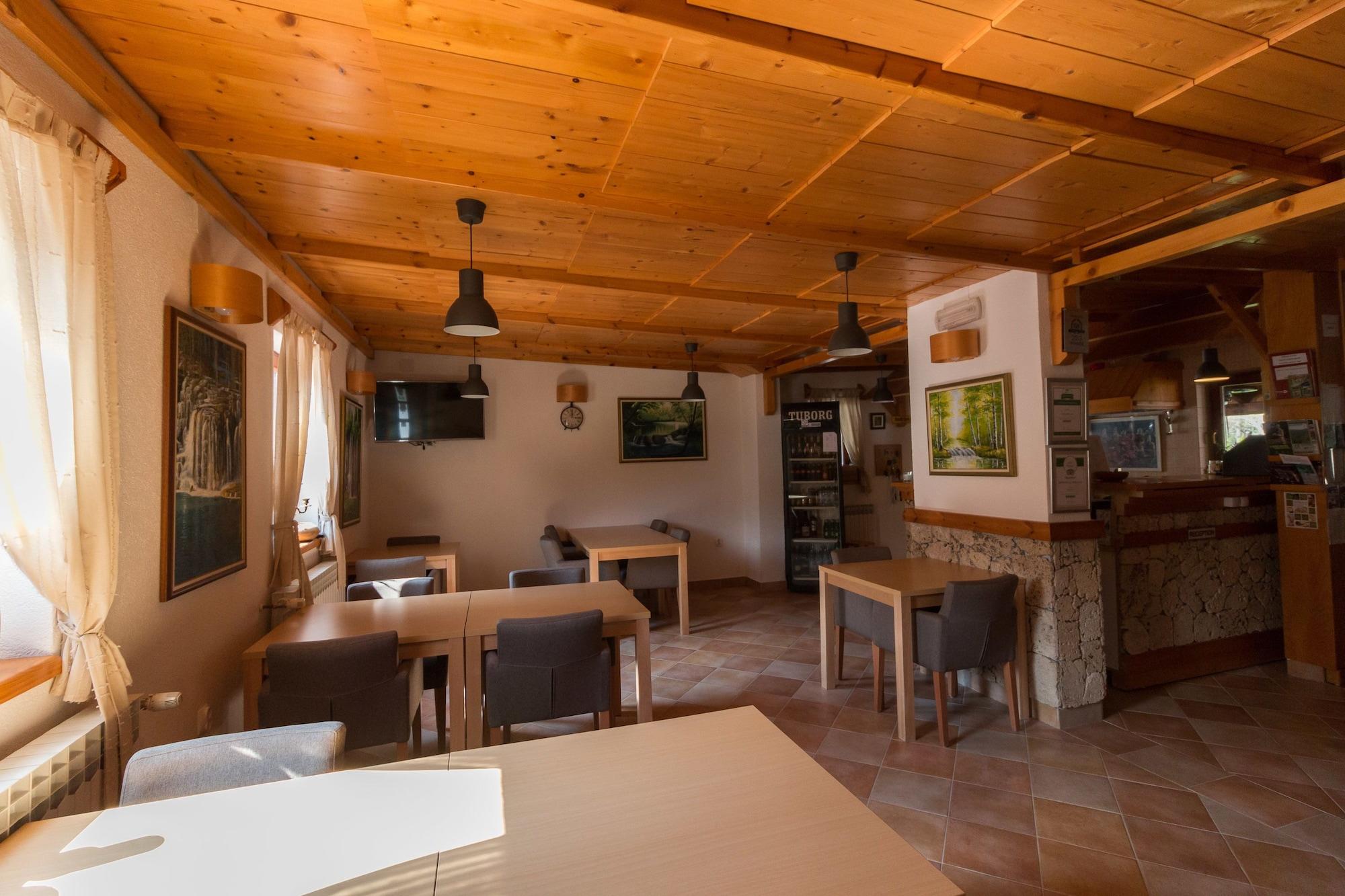 Bar/Salón Plitvice Miric Inn