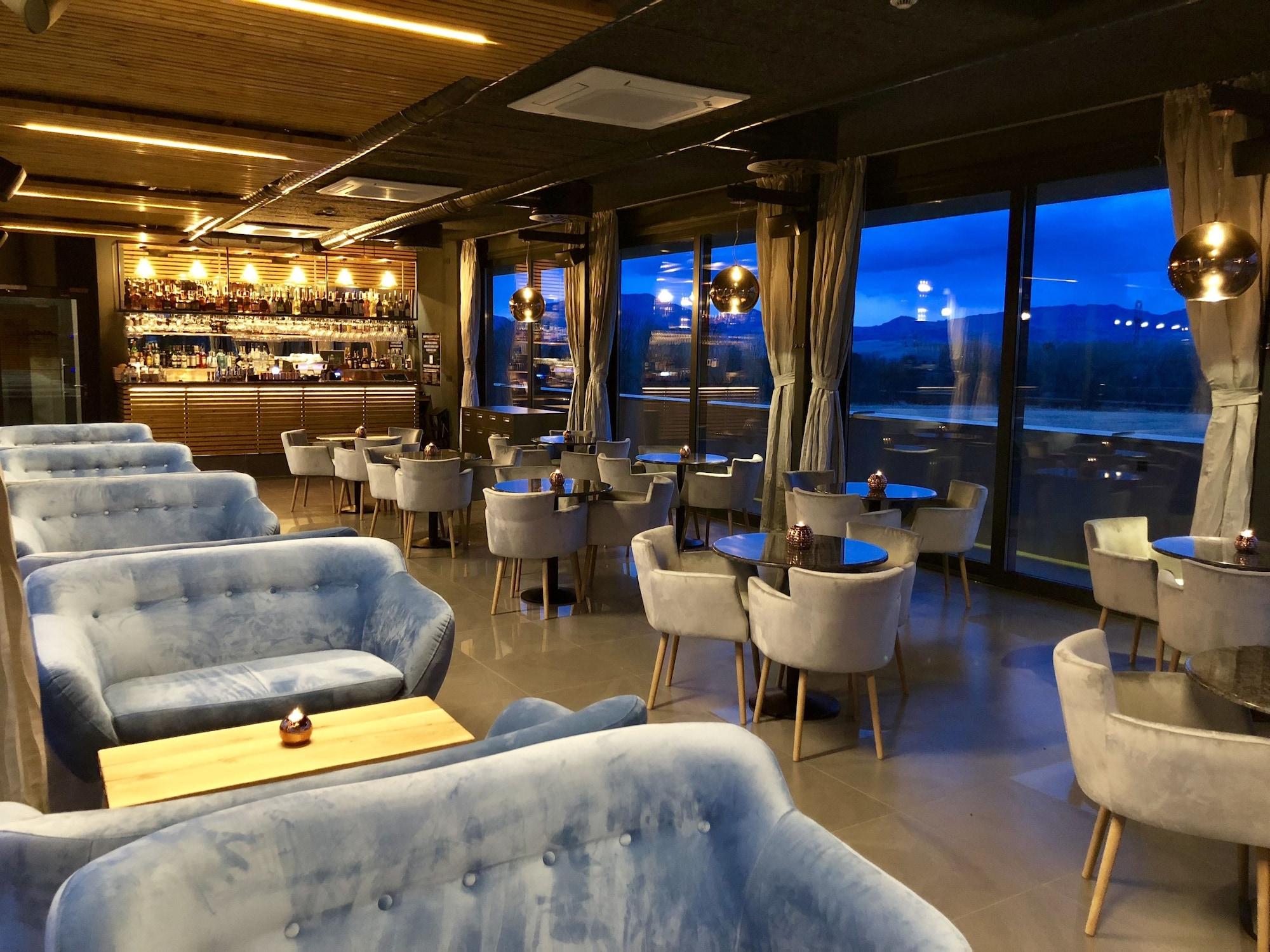 Bar/Salón Tatraline