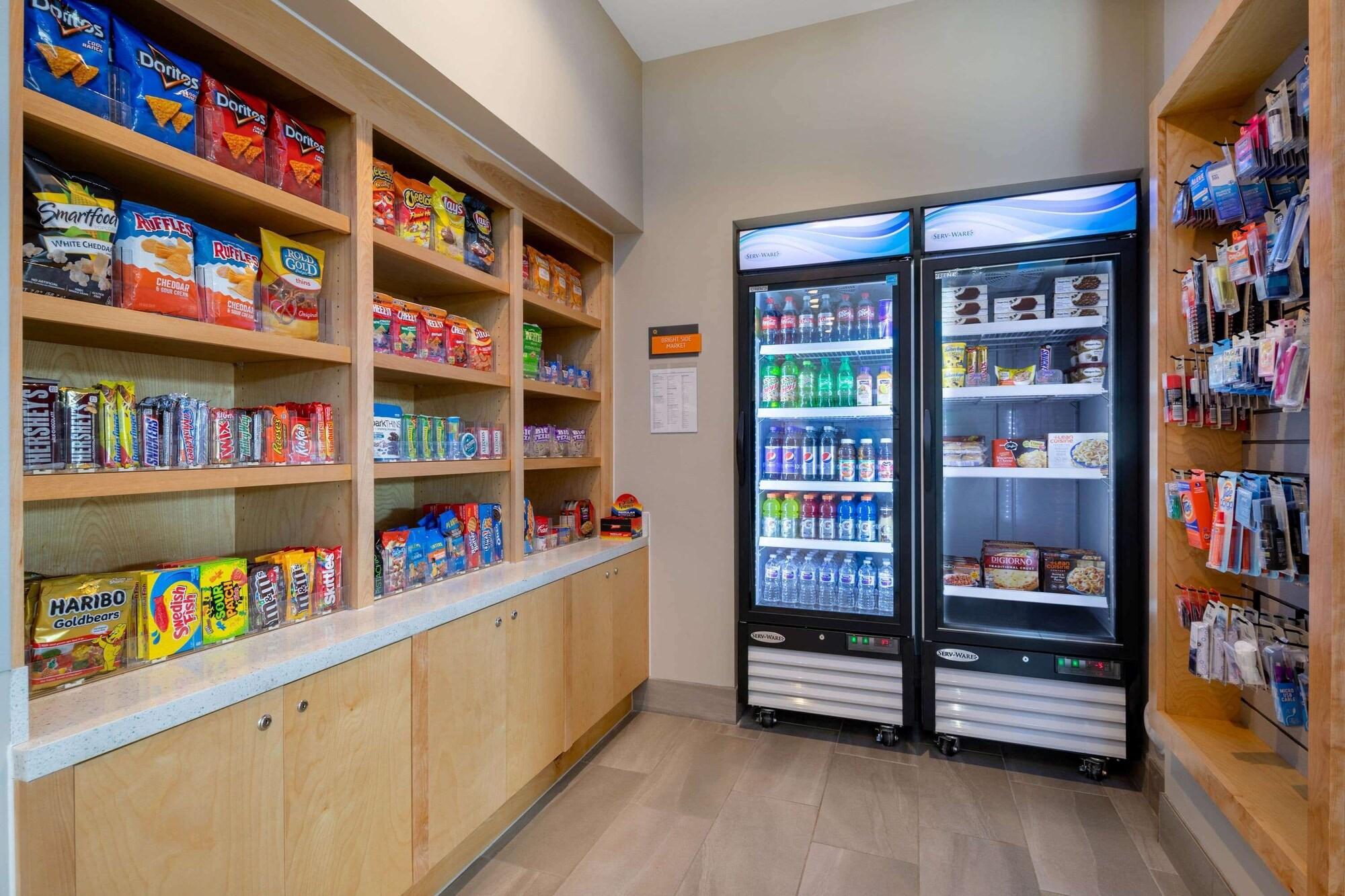 Comodidades del Alojamiento La Quinta Inn & Suites by Wyndham Greensboro Arpt High Point