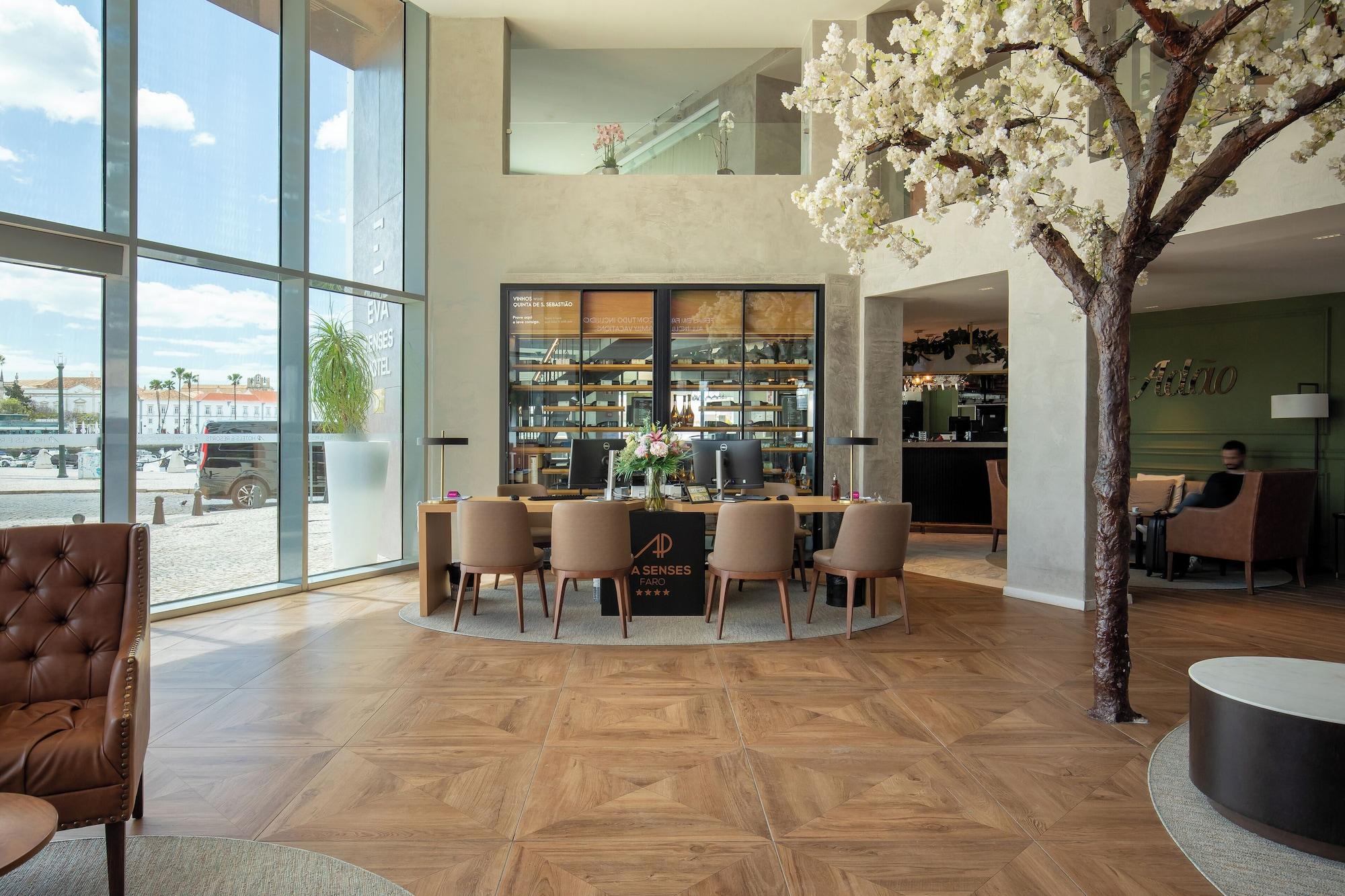 Vista Lobby AP Eva Senses