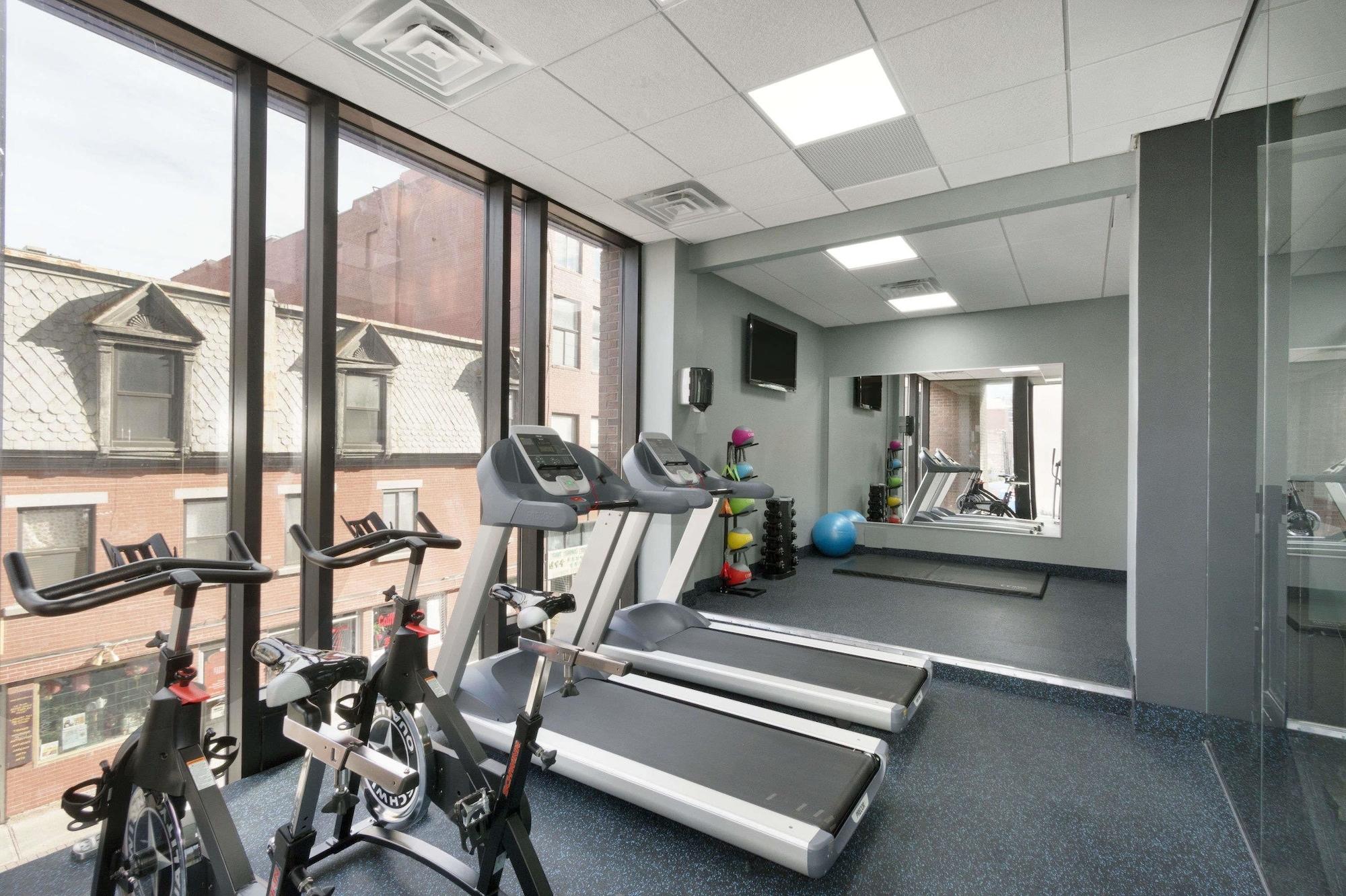 Gimnasio Travelodge Hotel by Wyndham Montreal Centre