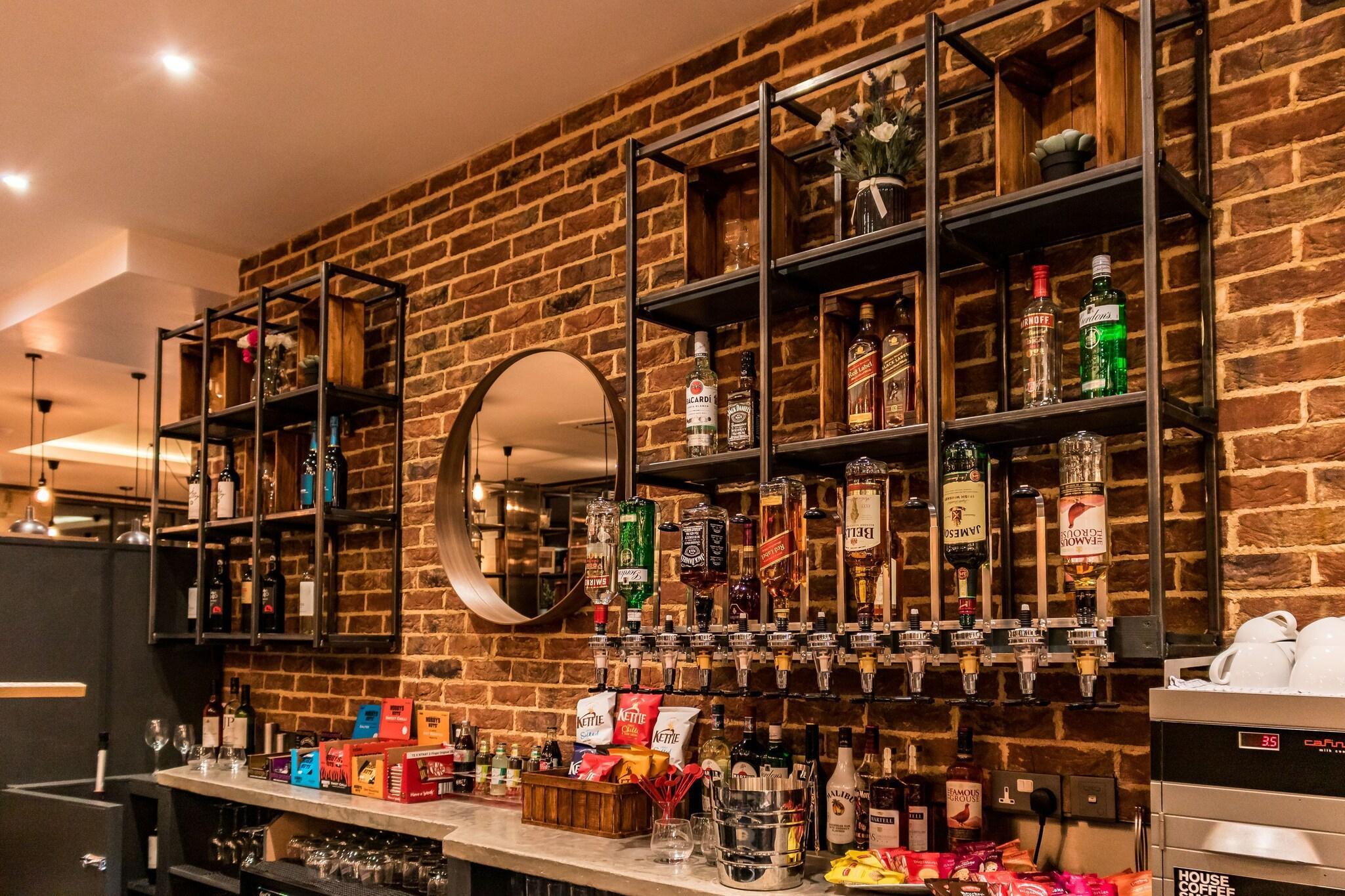 Bar/Salón London City Airport Hotel
