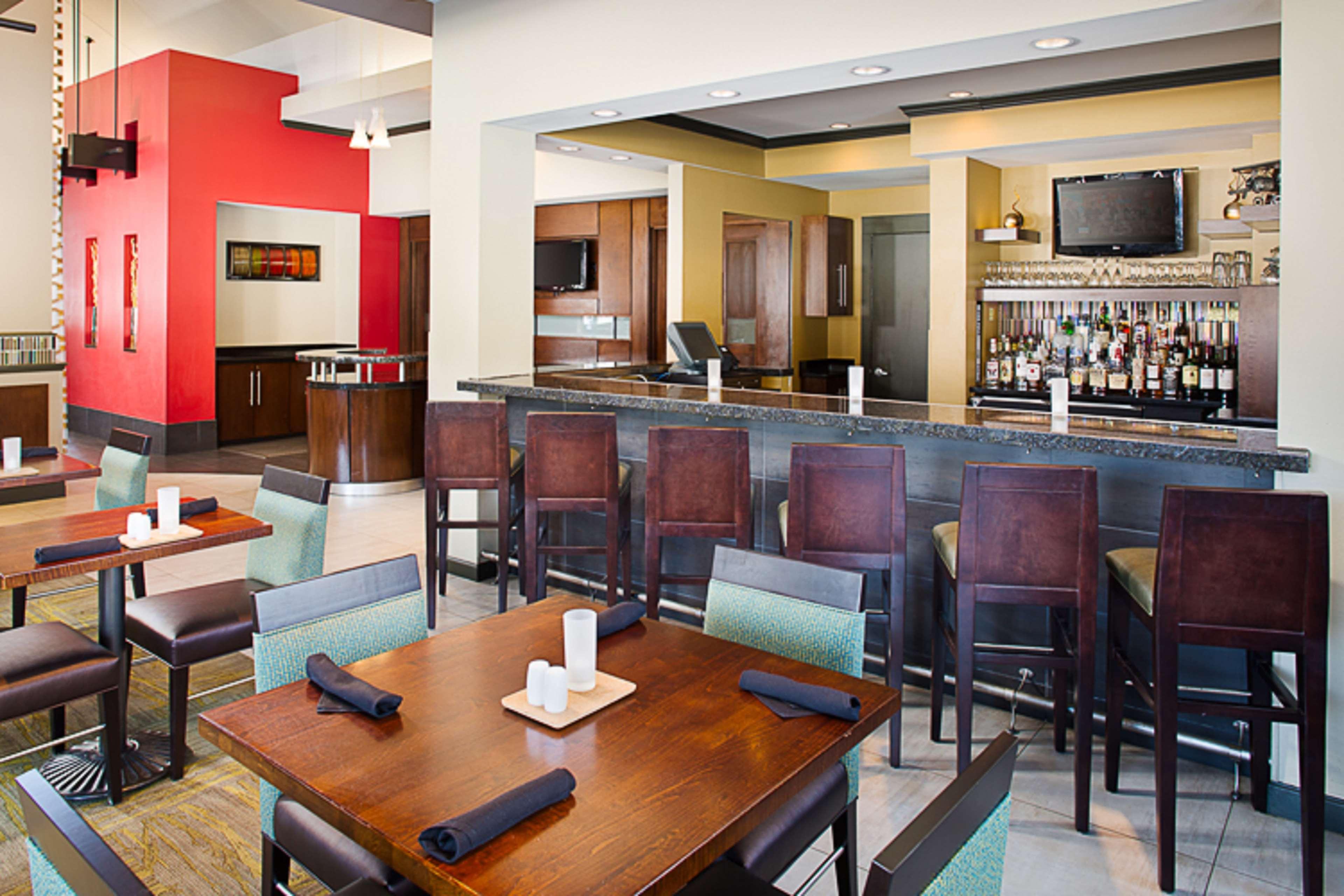 Bar/Salón Hilton Garden Inn Albany Airport