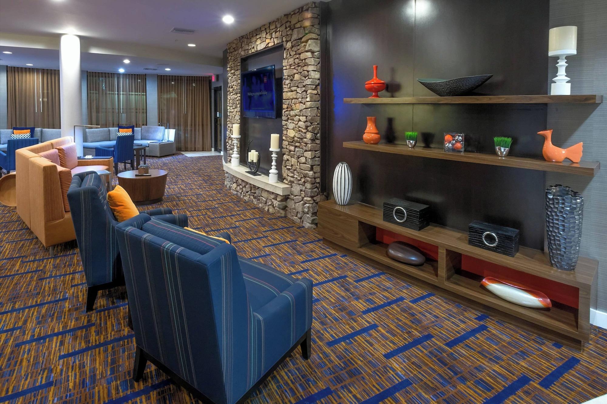 Vista Lobby Courtyard by Marriott Panama City