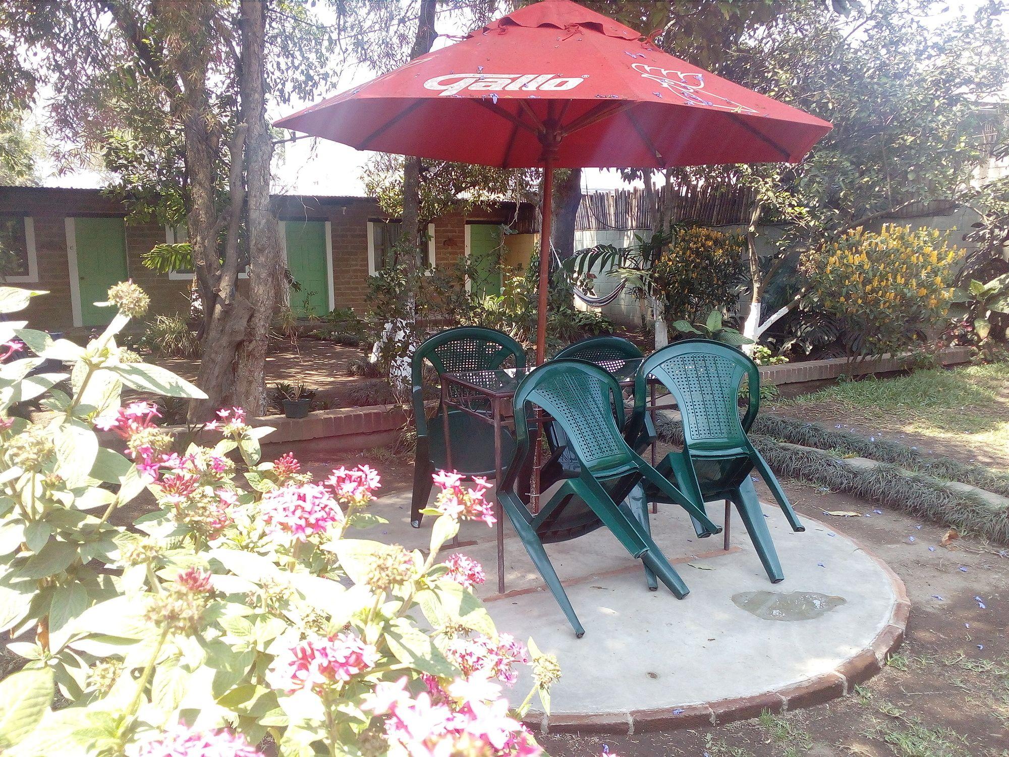 Hotel Hostel y Restaurante Casa Jacaranda