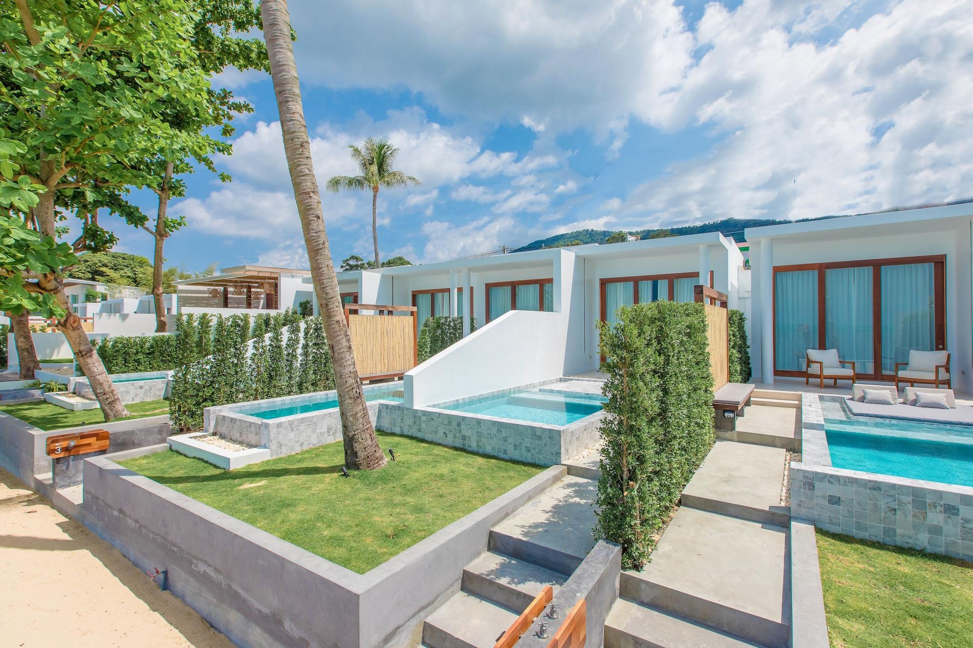 Varios White Whale Beachfront Pool Villa