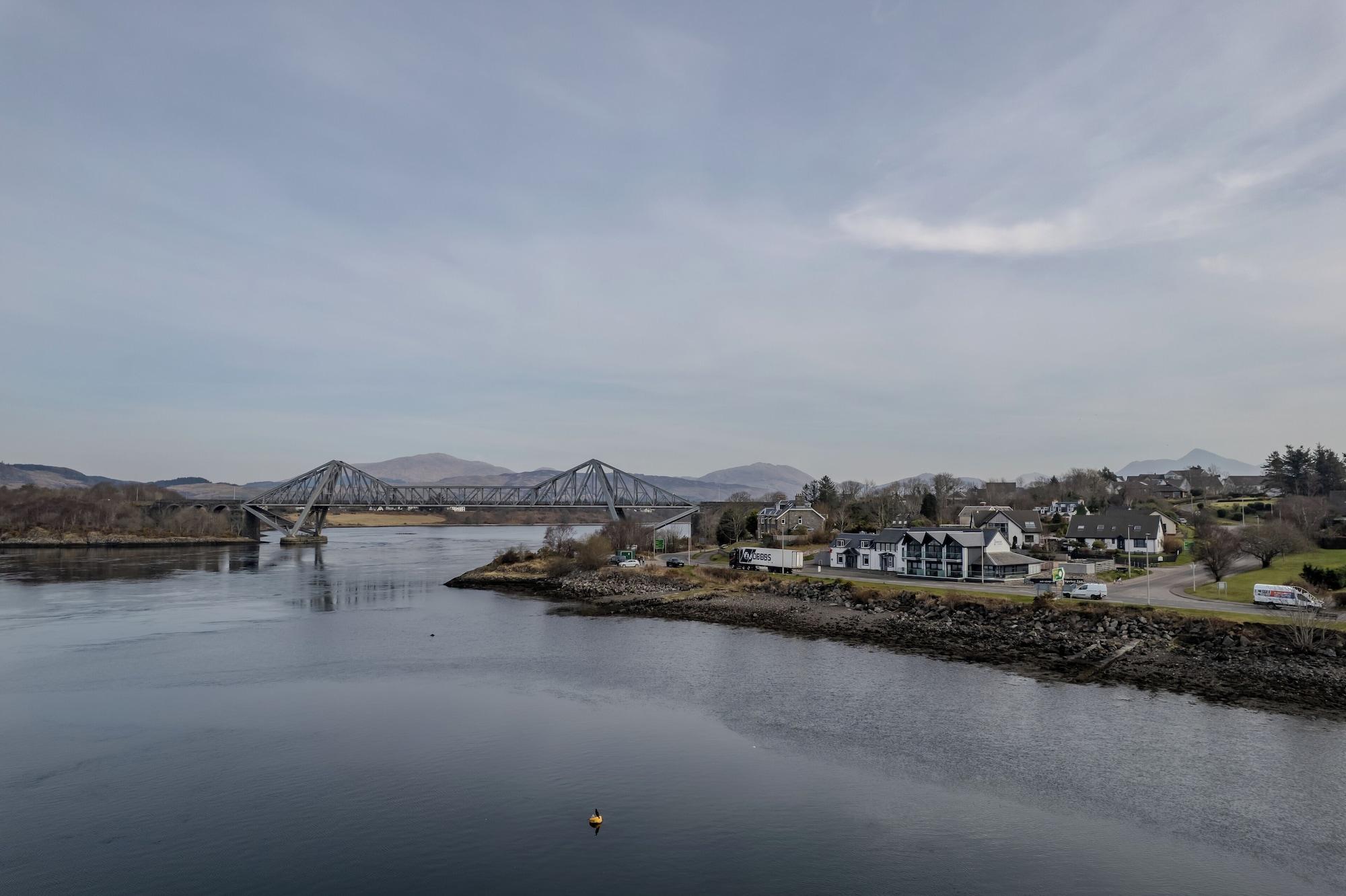 Vista Exterior Oyster Inn