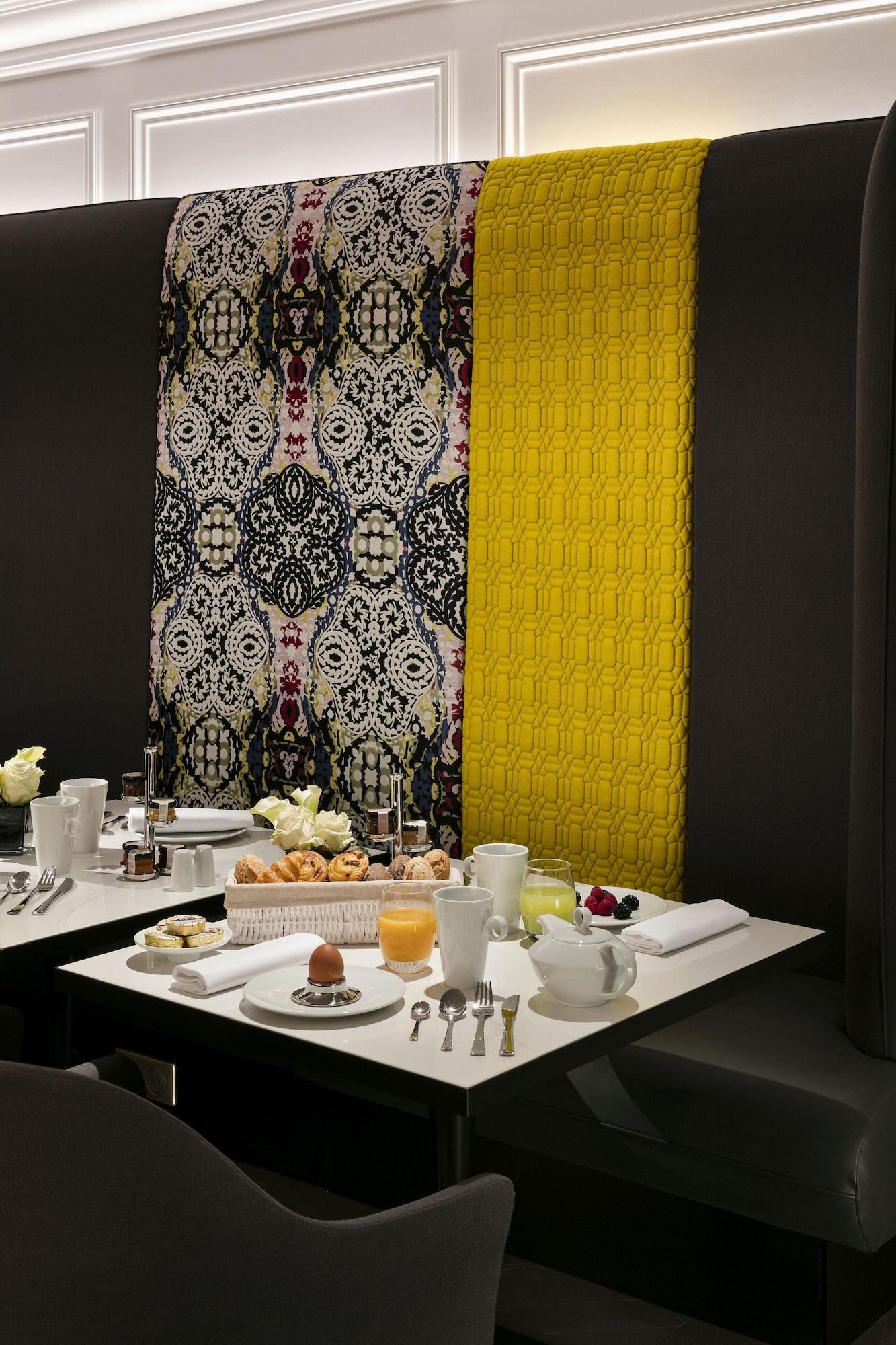 Restaurant La Clef Champs-Élysées Paris by The Crest Collection