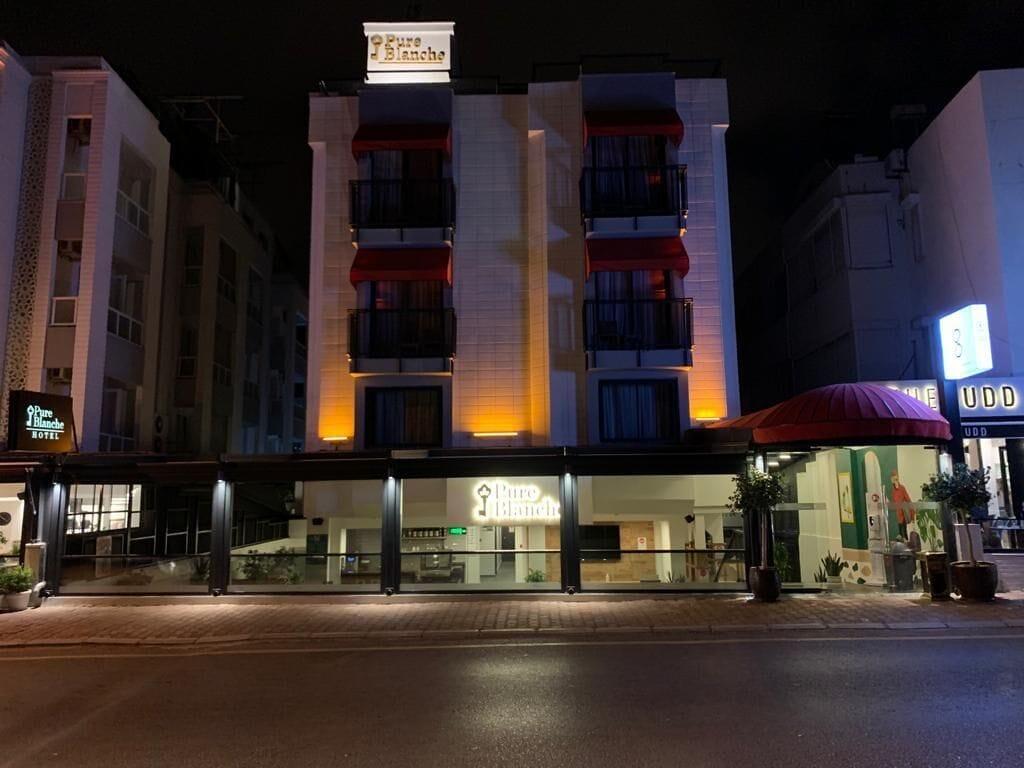 Vista Exterior Pure Blanche Hotel
